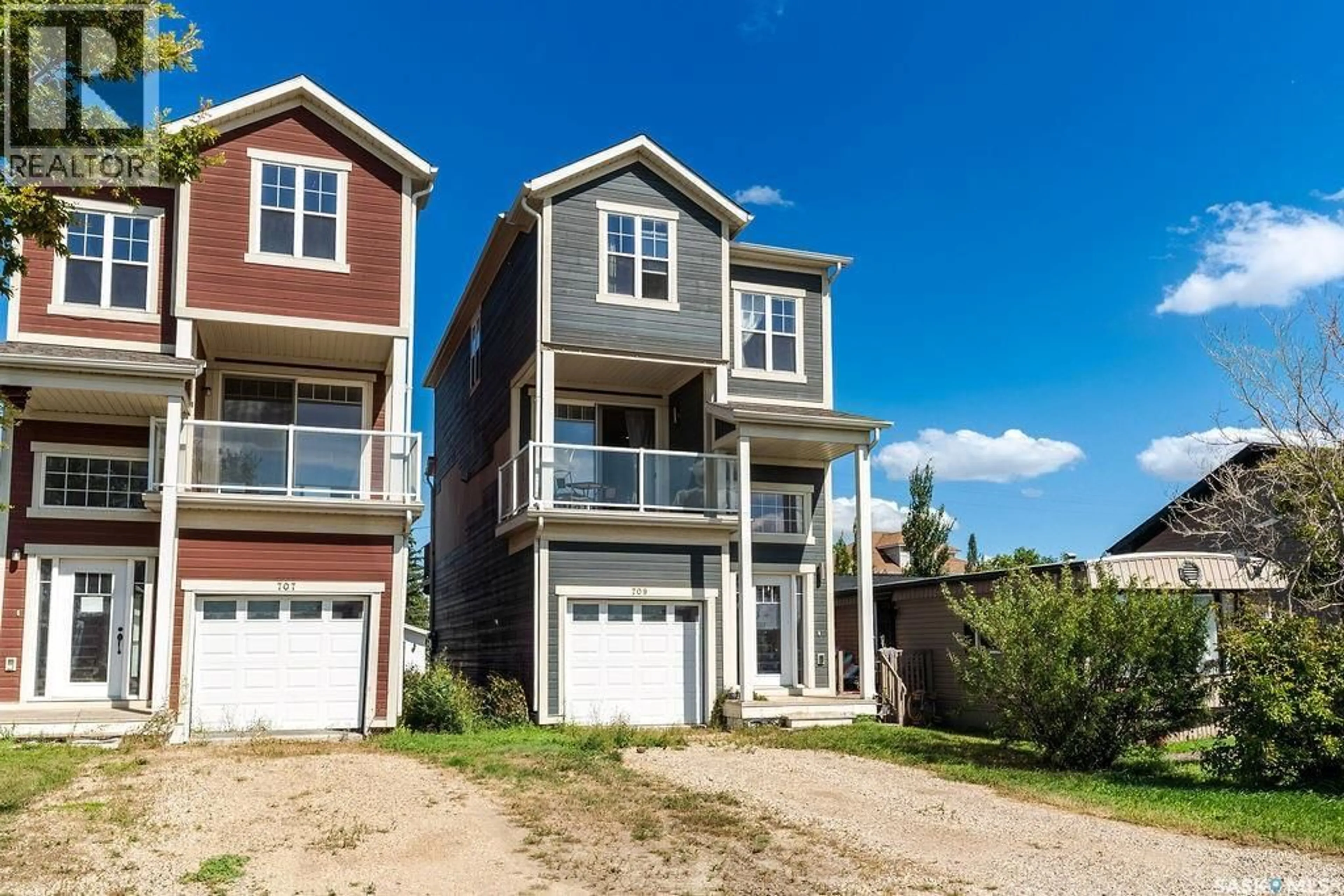Home with vinyl exterior material, street for 709 RAILWAY AVENUE, Wilcox Saskatchewan S0G5E0