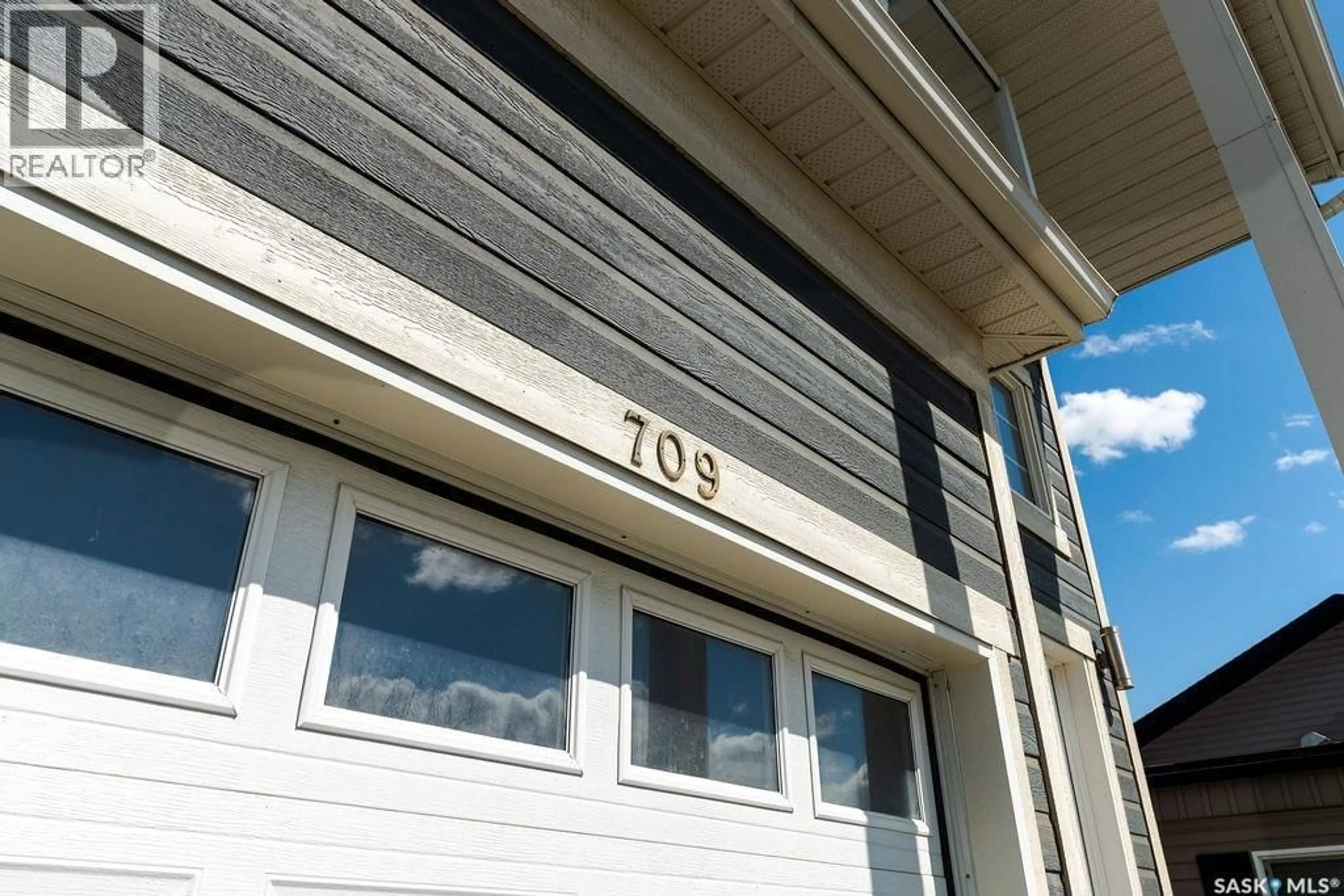 Home with vinyl exterior material, building for 709 RAILWAY AVENUE, Wilcox Saskatchewan S0G5E0
