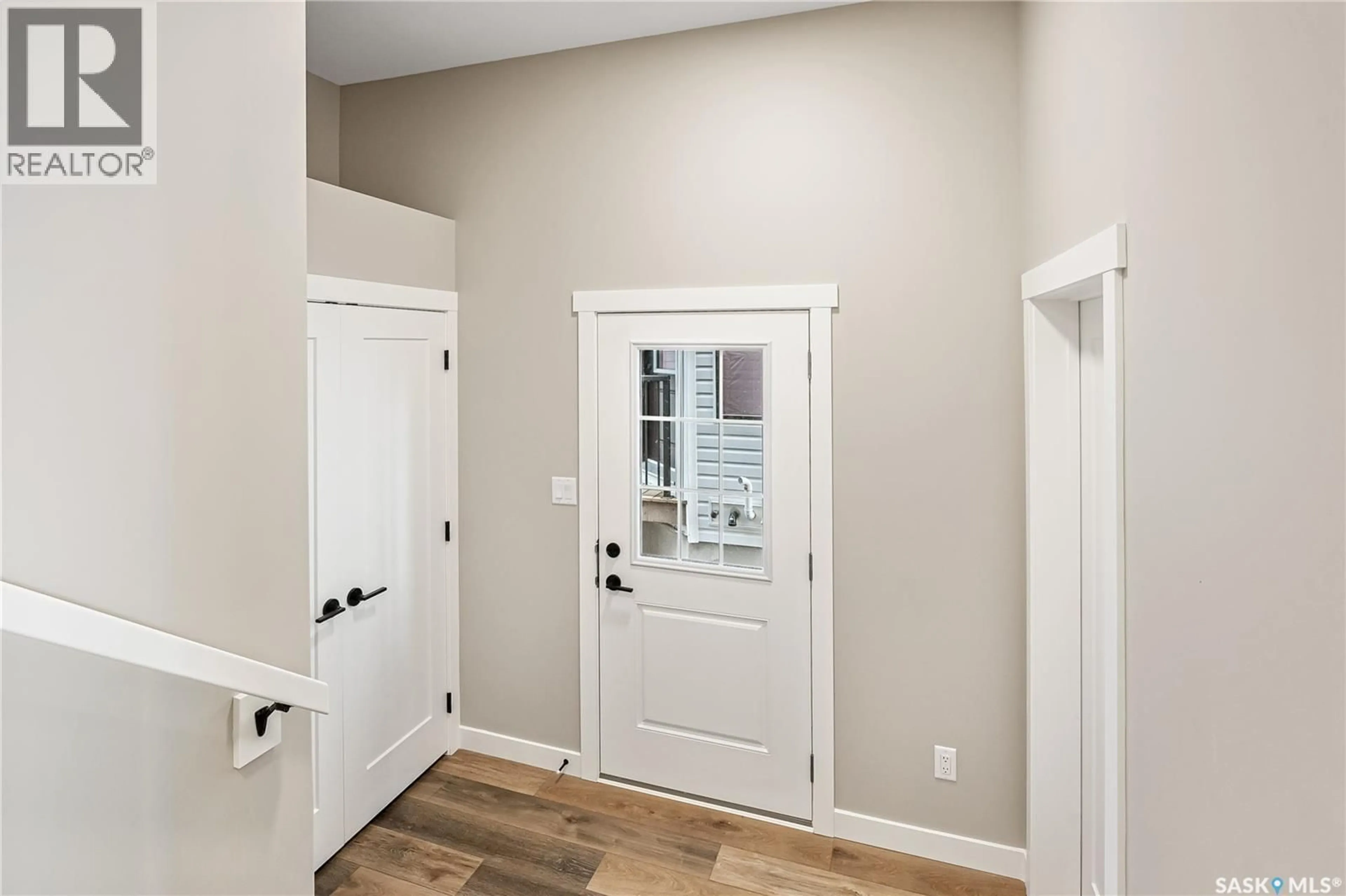 Indoor entryway for 1729 MUSTARD STREET, Regina Saskatchewan S4Y0G1