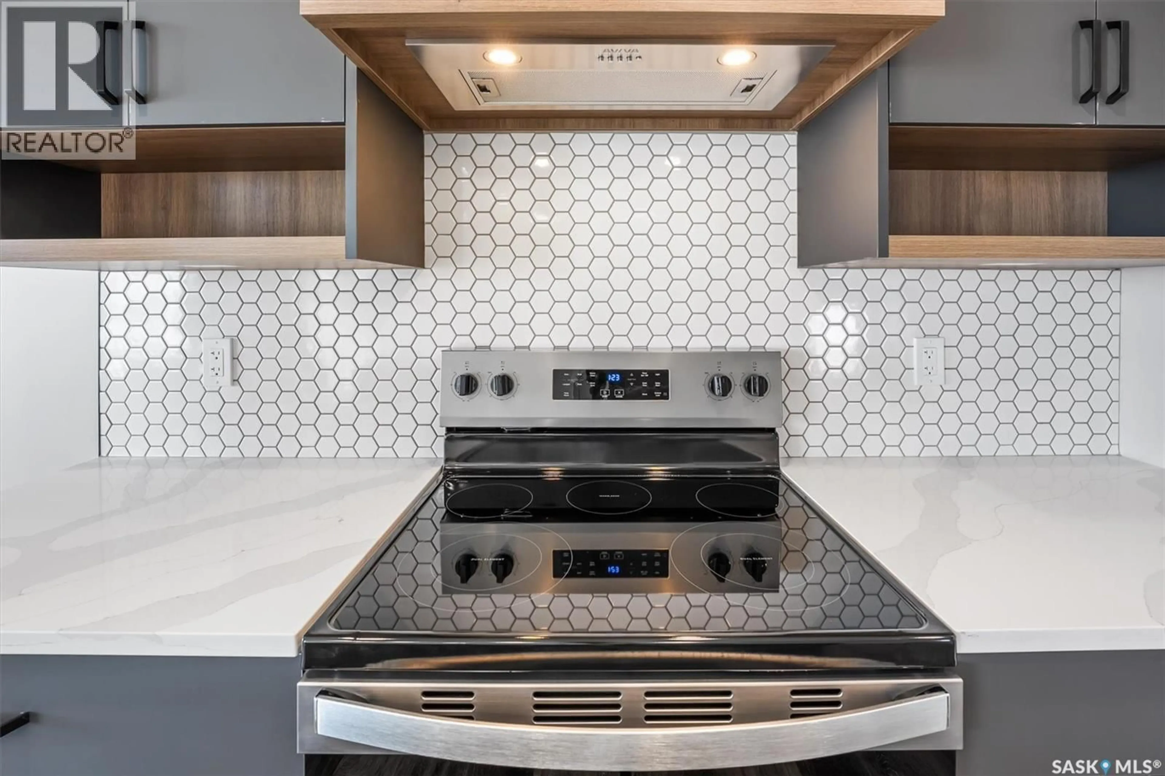 Contemporary kitchen, ceramic/tile floor for 2949 WELBY WAY, Regina Saskatchewan S4V4A2