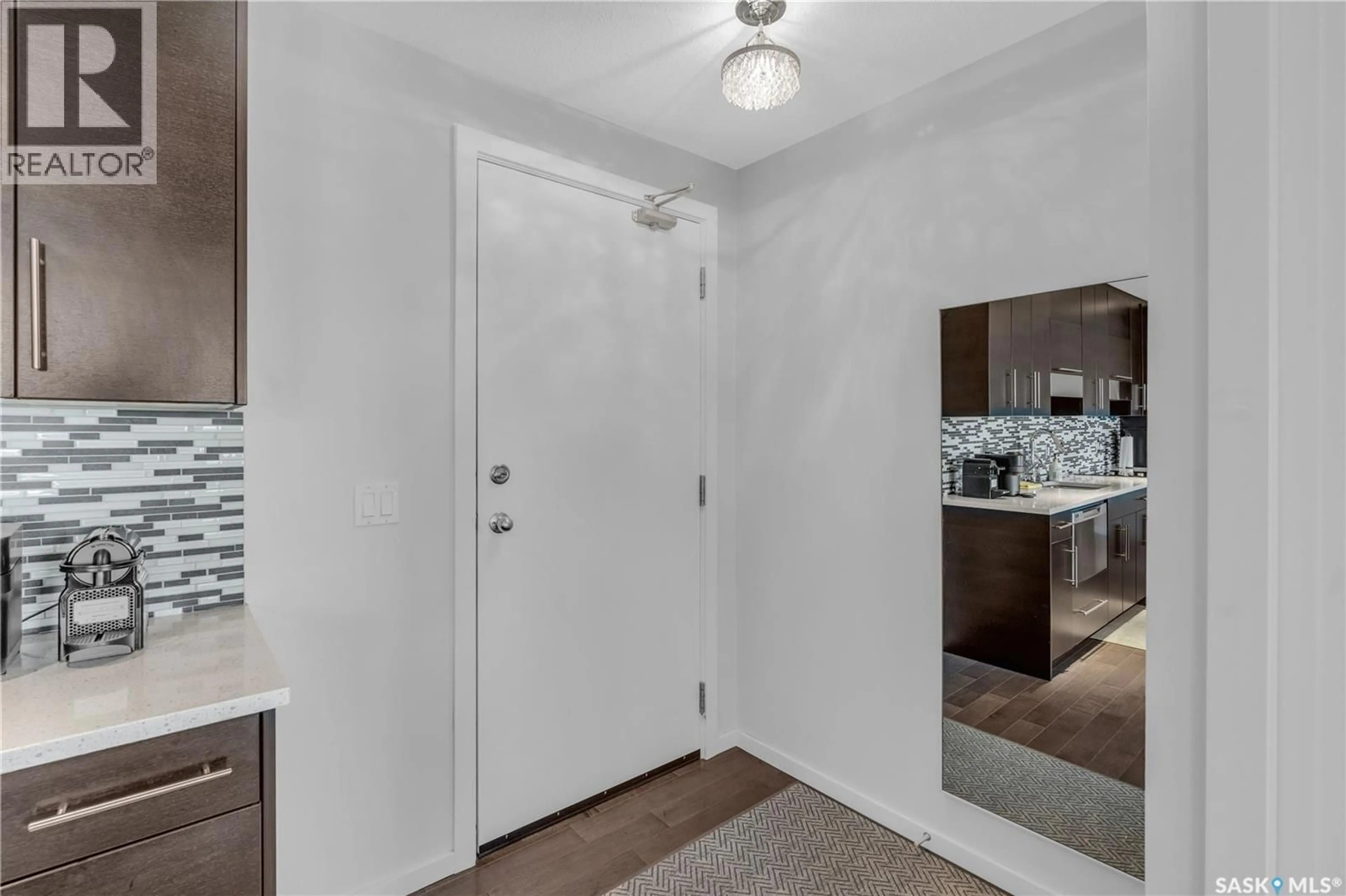 Indoor entryway for 230 - 306 SLIMMON ROAD, Saskatoon Saskatchewan S7V0B3