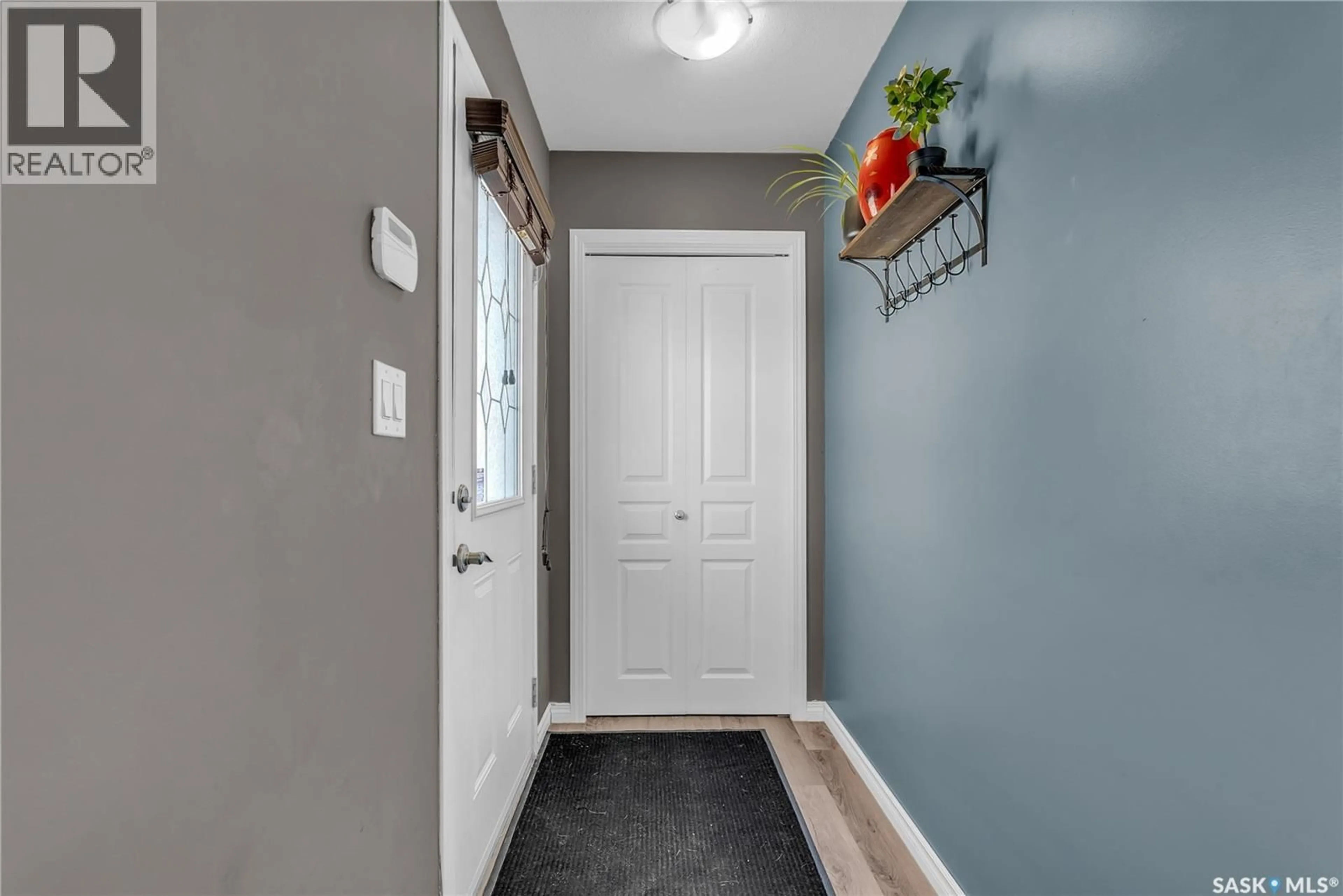 Indoor entryway for 838 GLENVIEW COVE, Martensville Saskatchewan S0K0A2