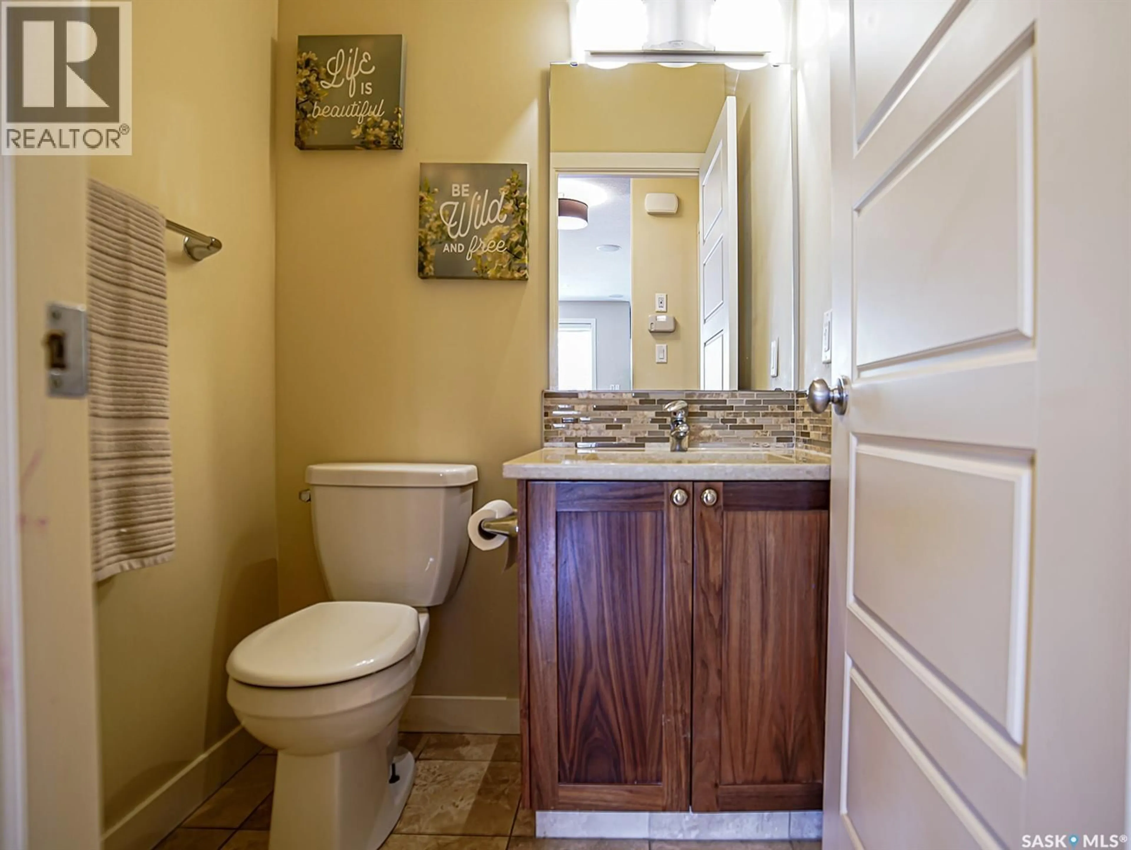 Standard bathroom, ceramic/tile floor for 2715 HIGHGROVE ROAD, Regina Saskatchewan S4V0N3