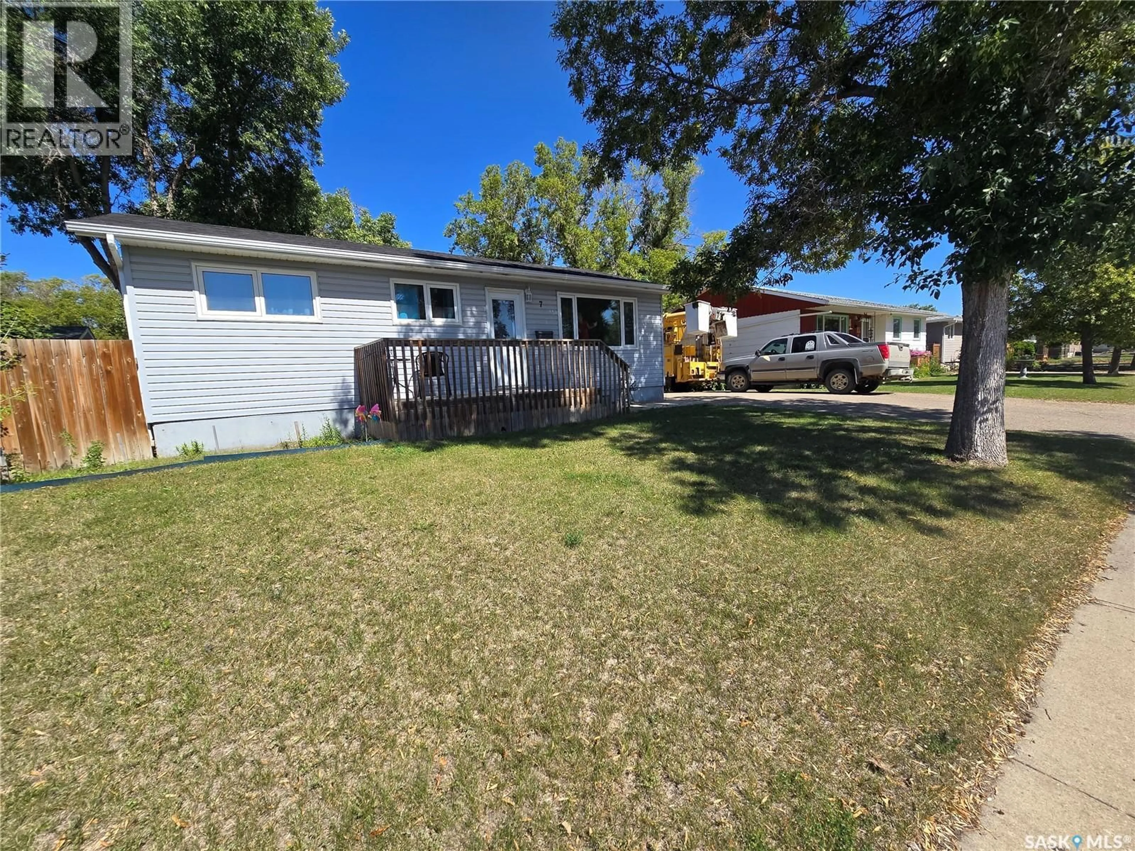 A pic from outside/outdoor area/front of a property/back of a property/a pic from drone, street for 7 MITCHELL CRESCENT, Weyburn Saskatchewan S4H2M3