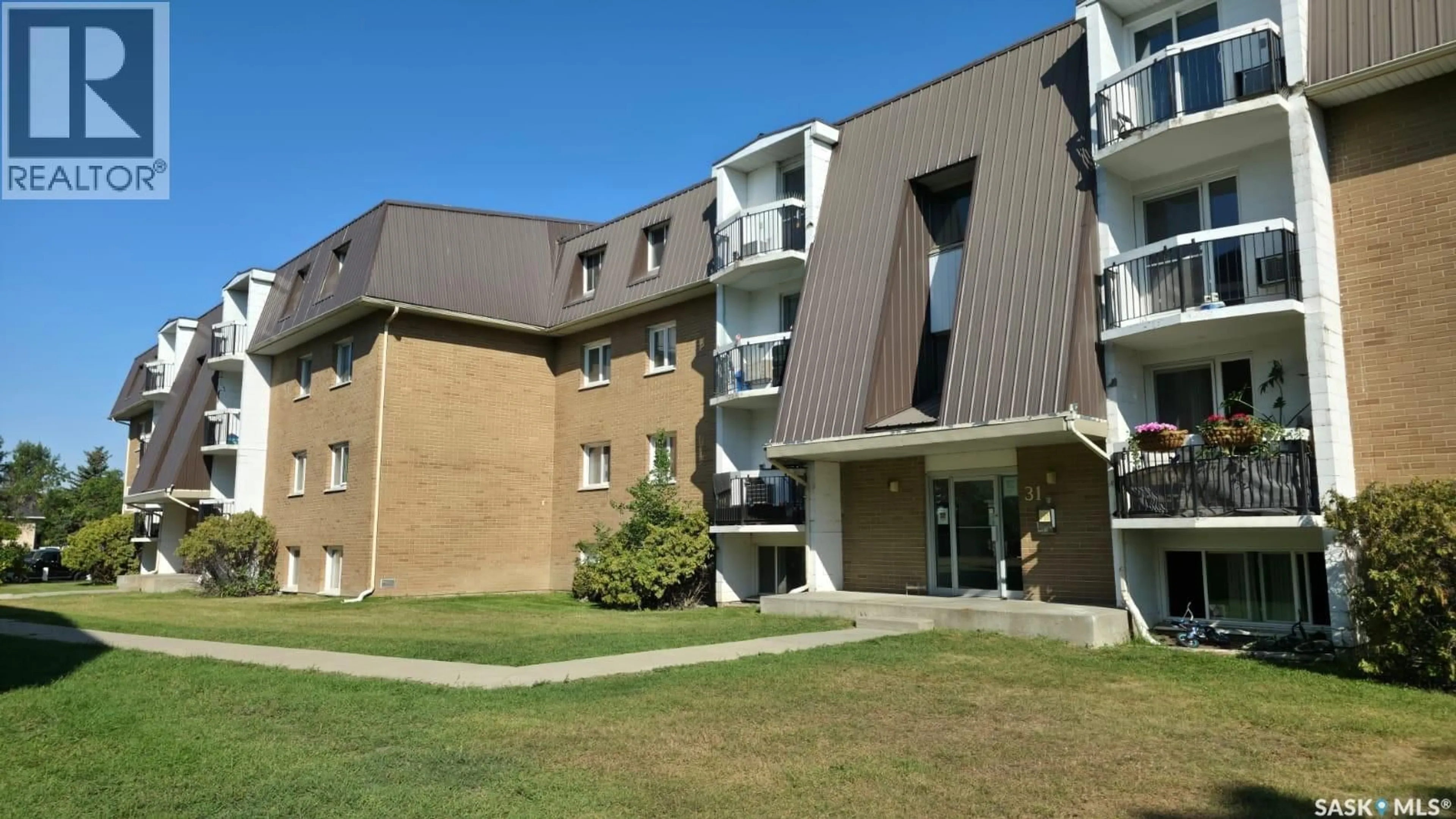 Patio, building for 31 - 24 CENTENNIAL STREET, Regina Saskatchewan S4S6P8