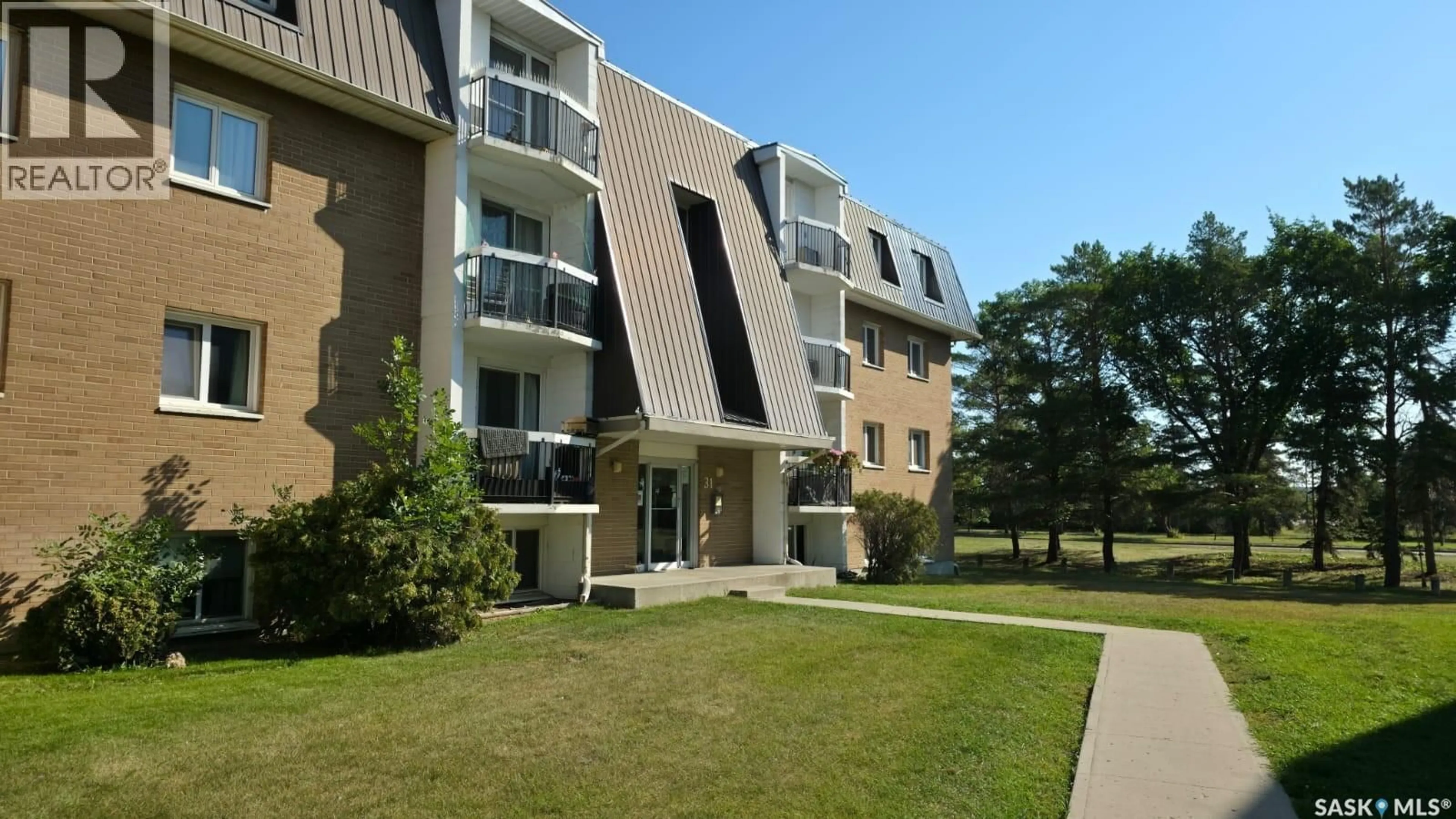 Patio, building for 31 - 24 CENTENNIAL STREET, Regina Saskatchewan S4S6P8