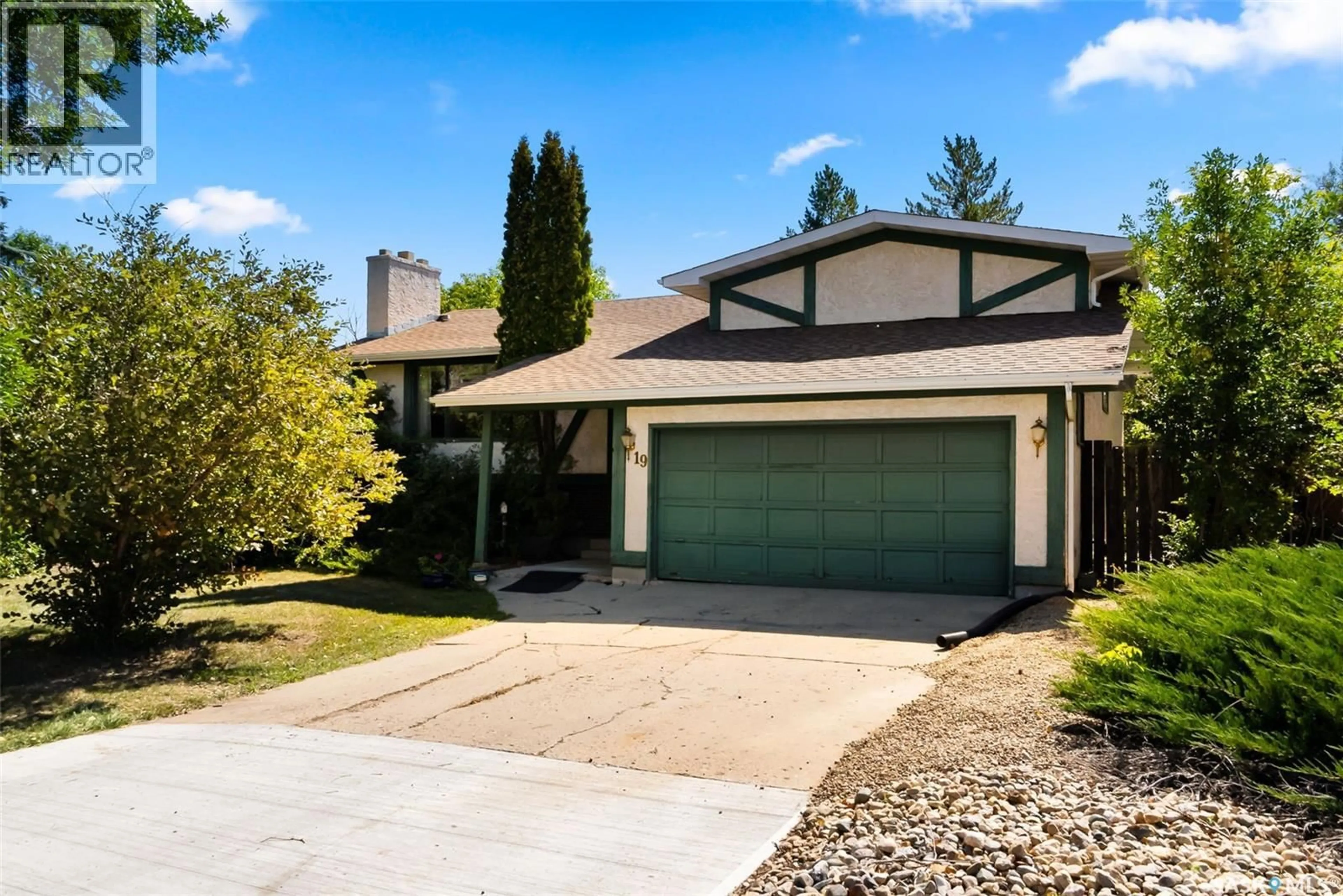 Home with vinyl exterior material, street for 19 MAYFIELD ROAD, Regina Saskatchewan S4V0B7
