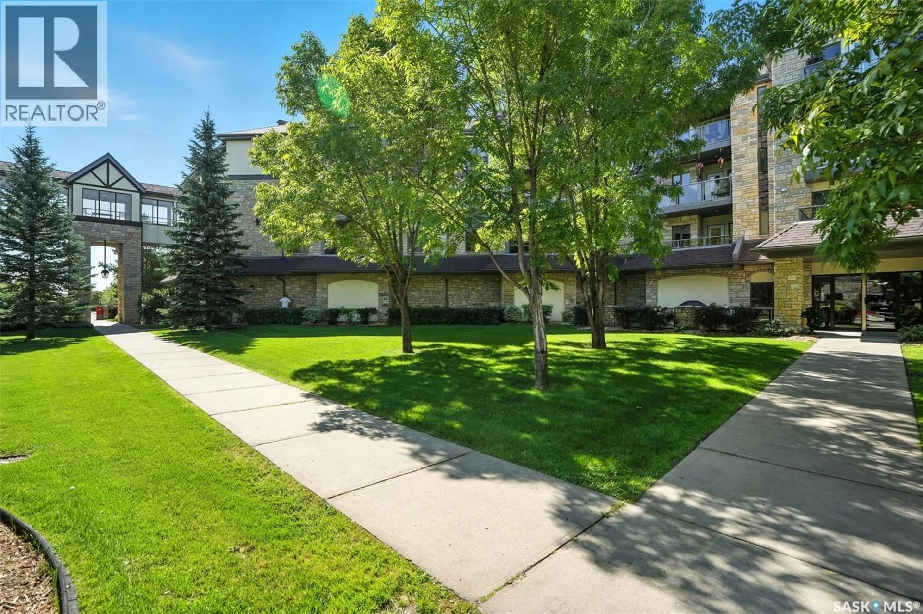 Patio, unknown for 208 - 1622 ACADIA DRIVE, Saskatoon Saskatchewan S7H5H7