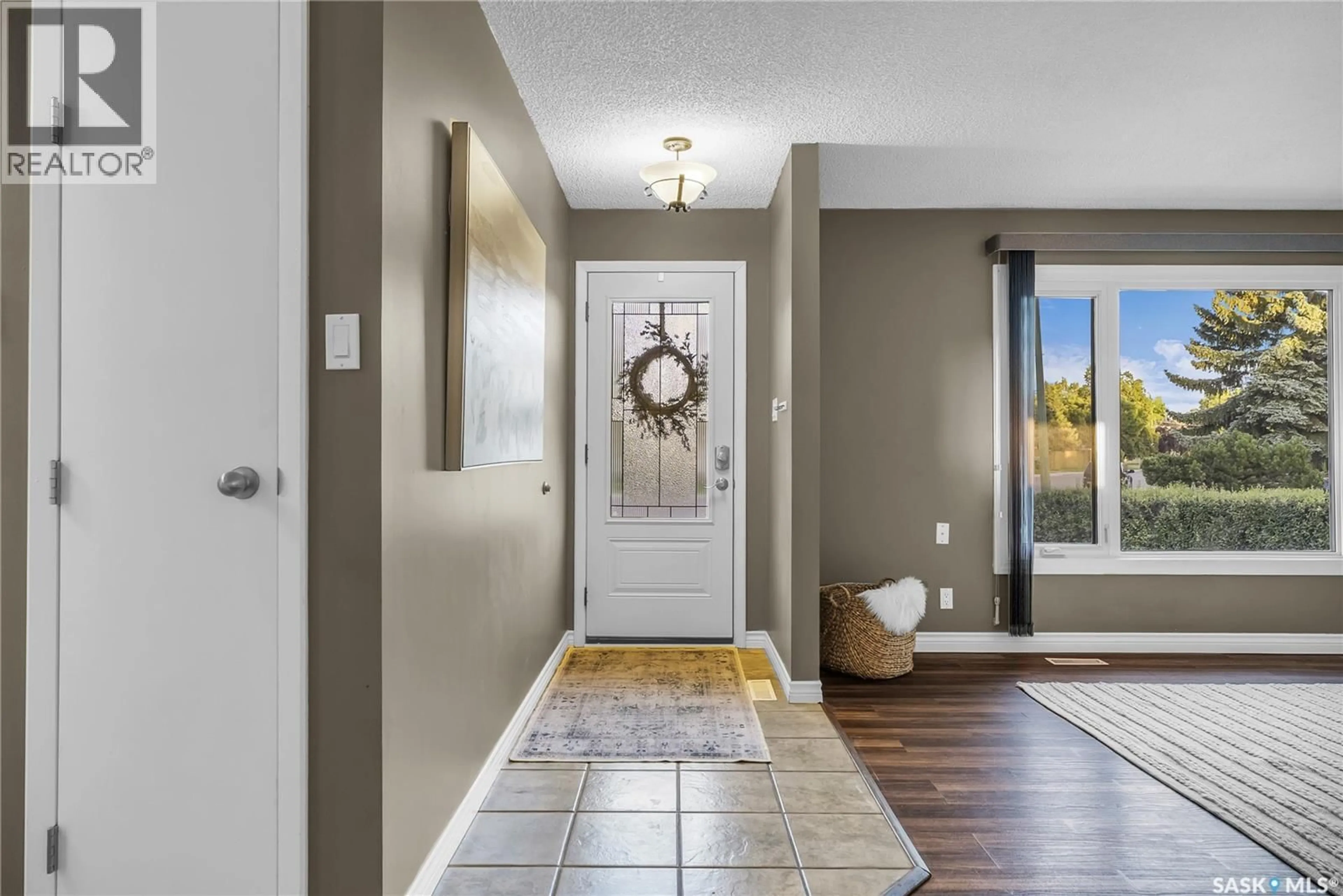 Indoor entryway for 78 PATTERSON CRESCENT, Saskatoon Saskatchewan S7L4Z9