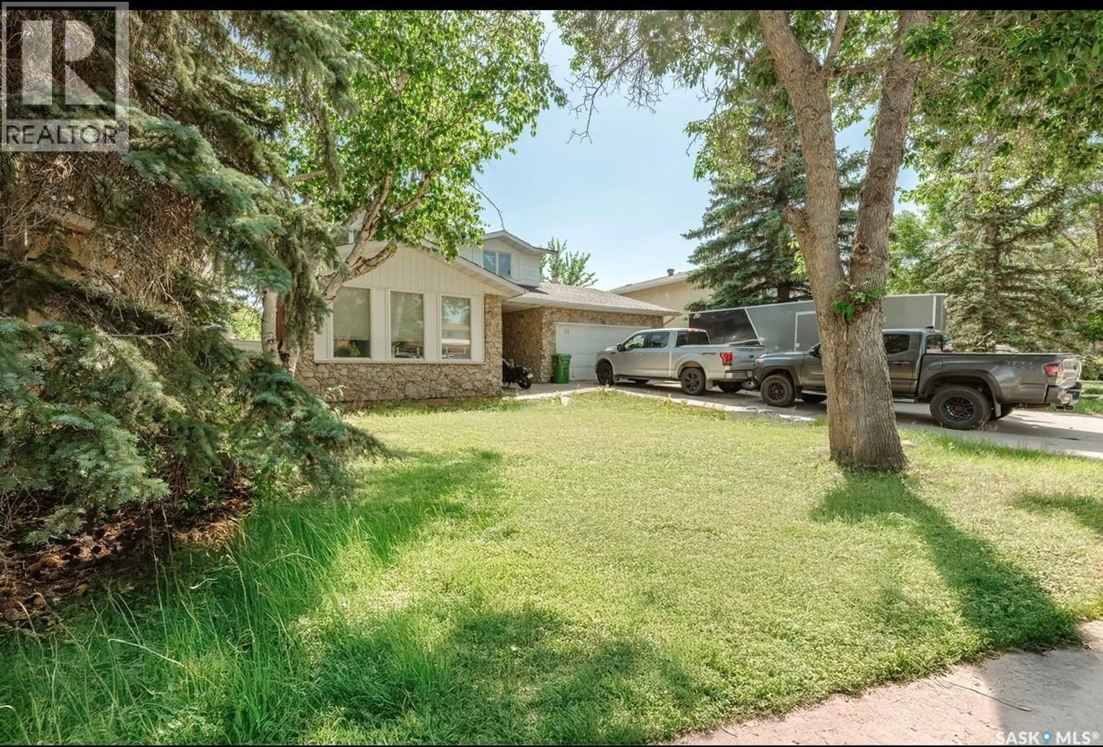 A pic from outside/outdoor area/front of a property/back of a property/a pic from drone, street for 55 UNIVERSITY PARK DRIVE, Regina Saskatchewan S4V0E1