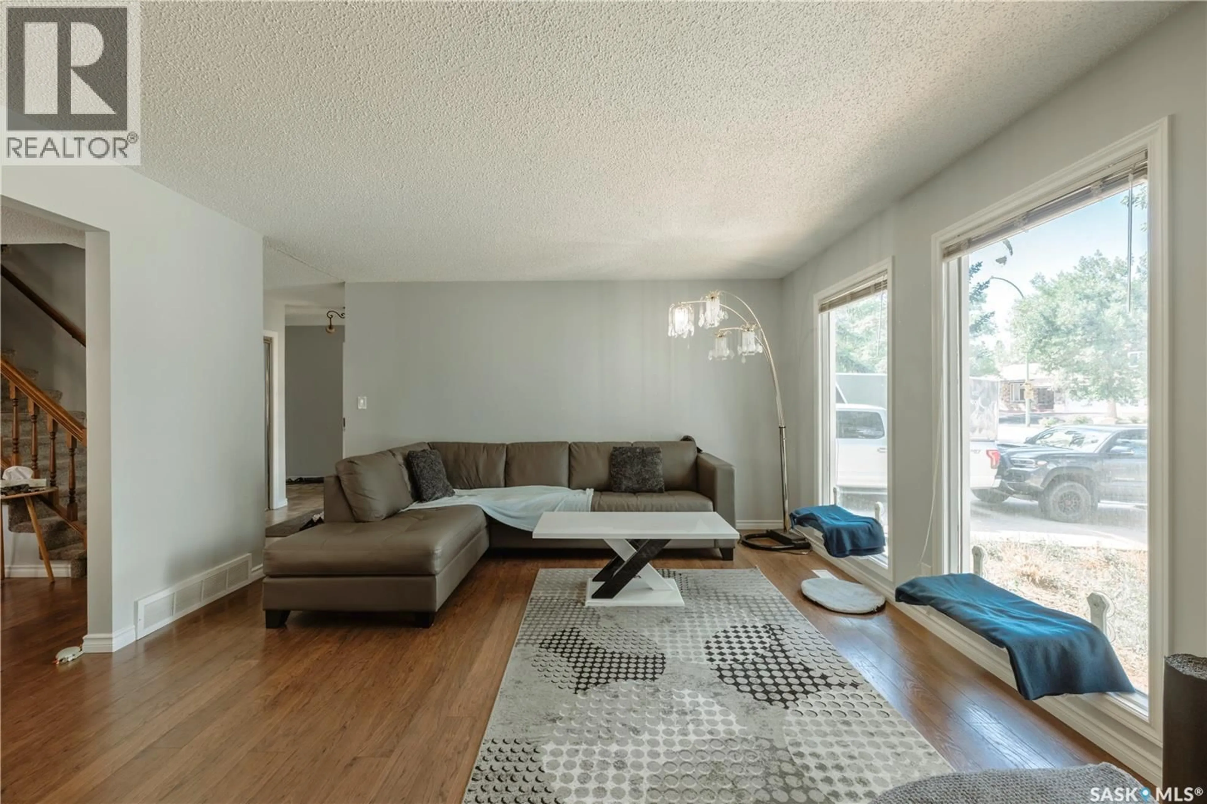 Living room with furniture, unknown for 55 UNIVERSITY PARK DRIVE, Regina Saskatchewan S4V0E1