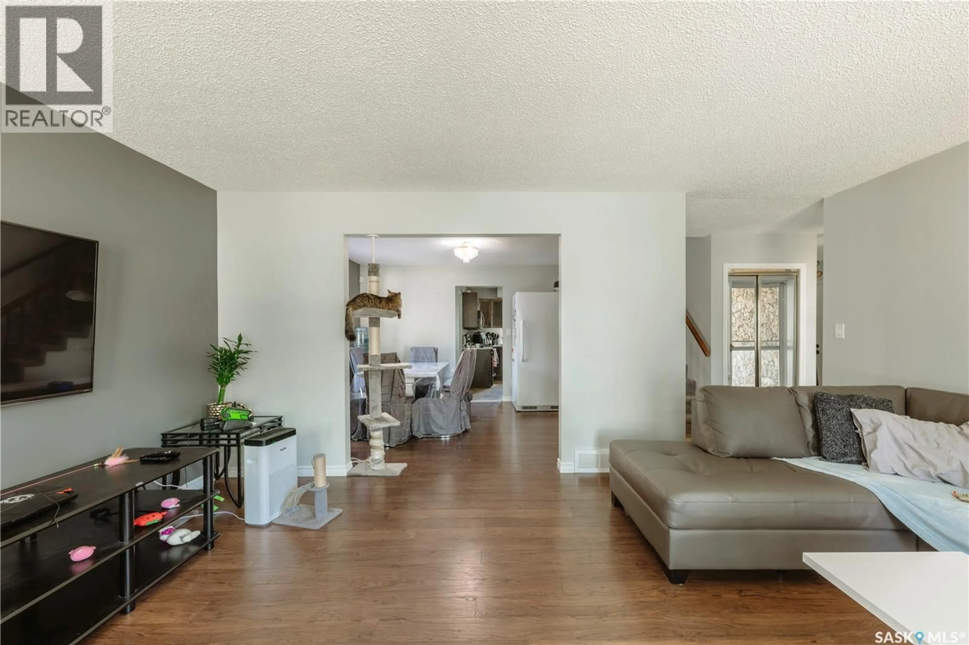 Living room with furniture, unknown for 55 UNIVERSITY PARK DRIVE, Regina Saskatchewan S4V0E1