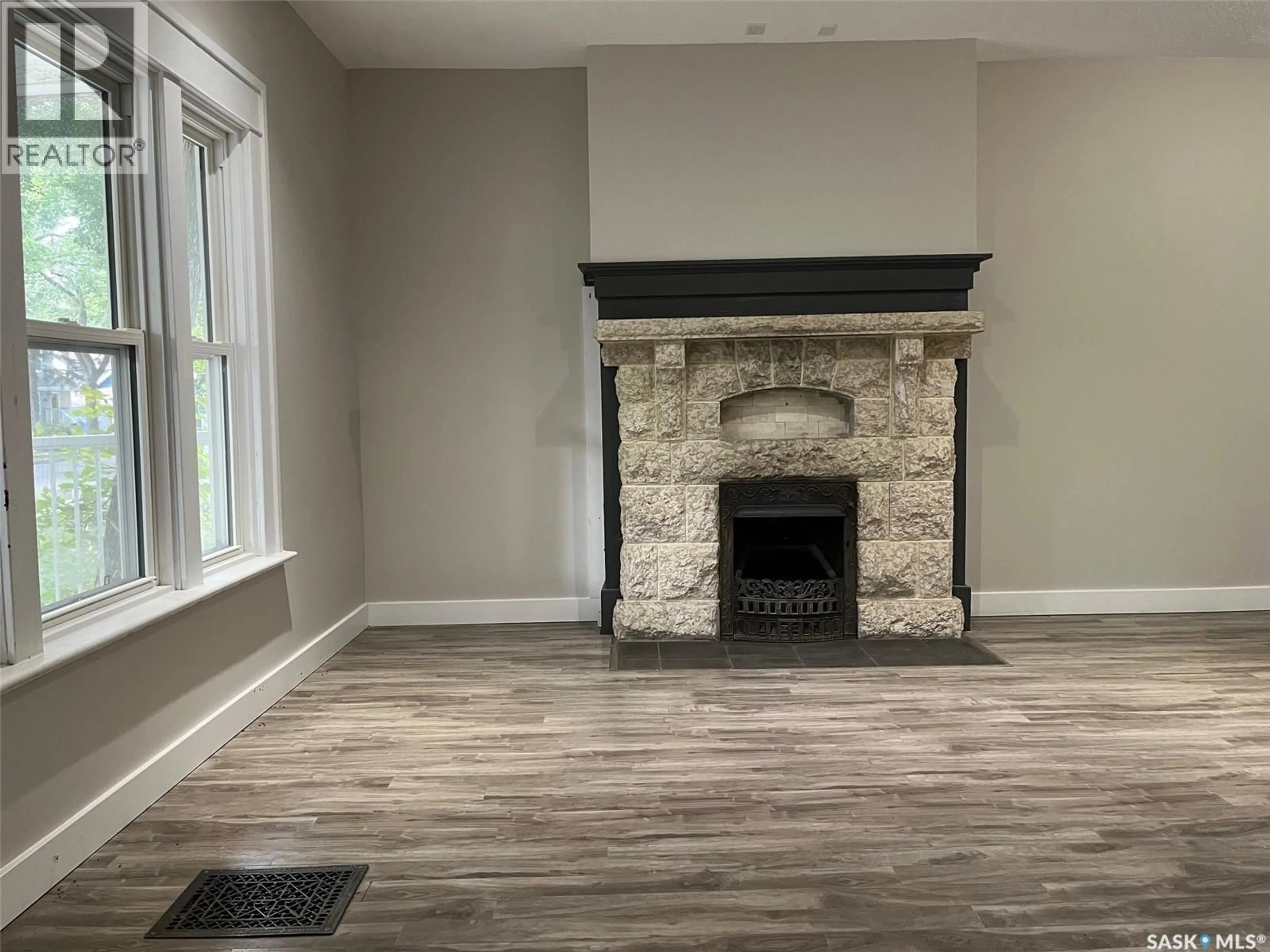 A pic of a room for 2059 ELPHINSTONE STREET, Regina Saskatchewan S4T3N5