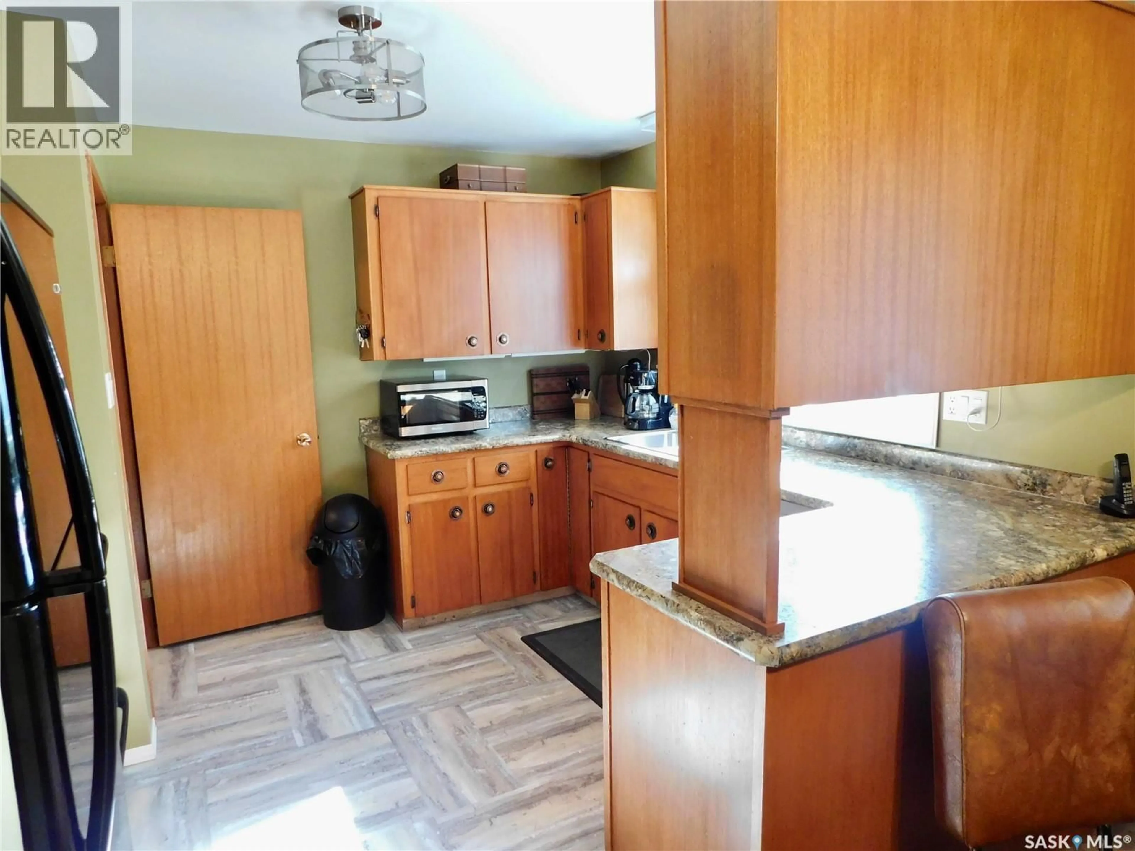 Standard kitchen, unknown for 251 WESTVIEW DRIVE, Coronach Saskatchewan S0H0Z0