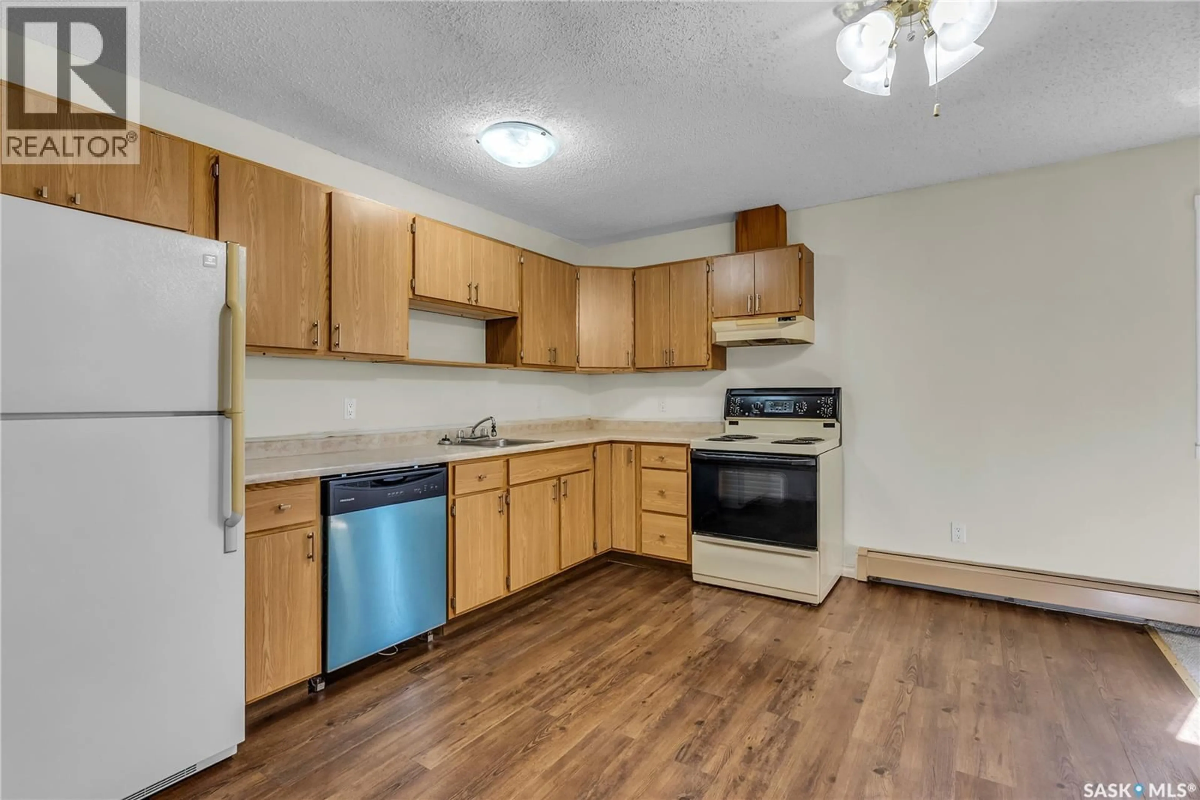 Standard kitchen, unknown for 306 - 1006 9TH STREET, Saskatoon Saskatchewan S7H0N2