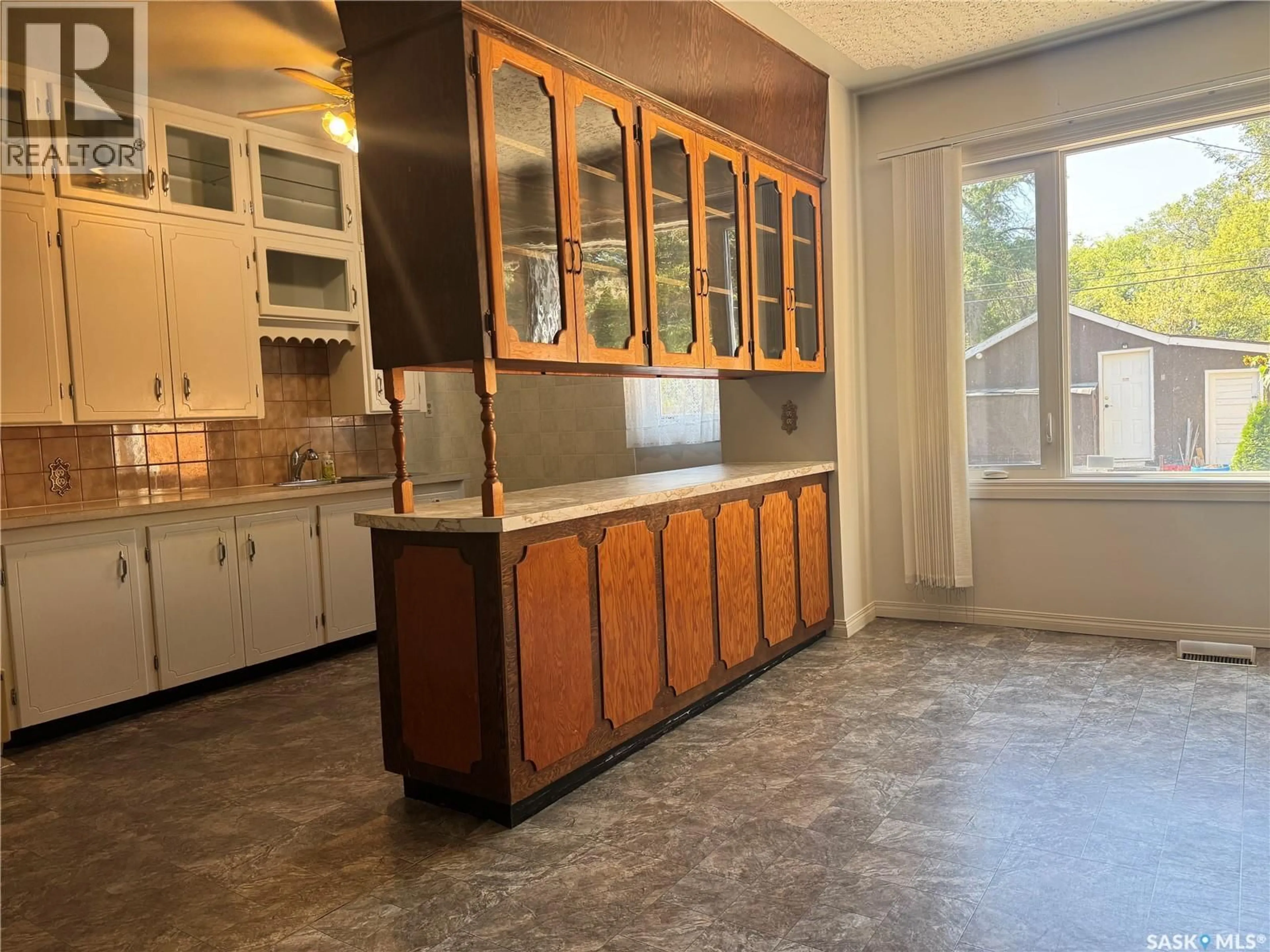 Standard kitchen, ceramic/tile floor for 1328 RETALLACK STREET, Regina Saskatchewan S4T2H9