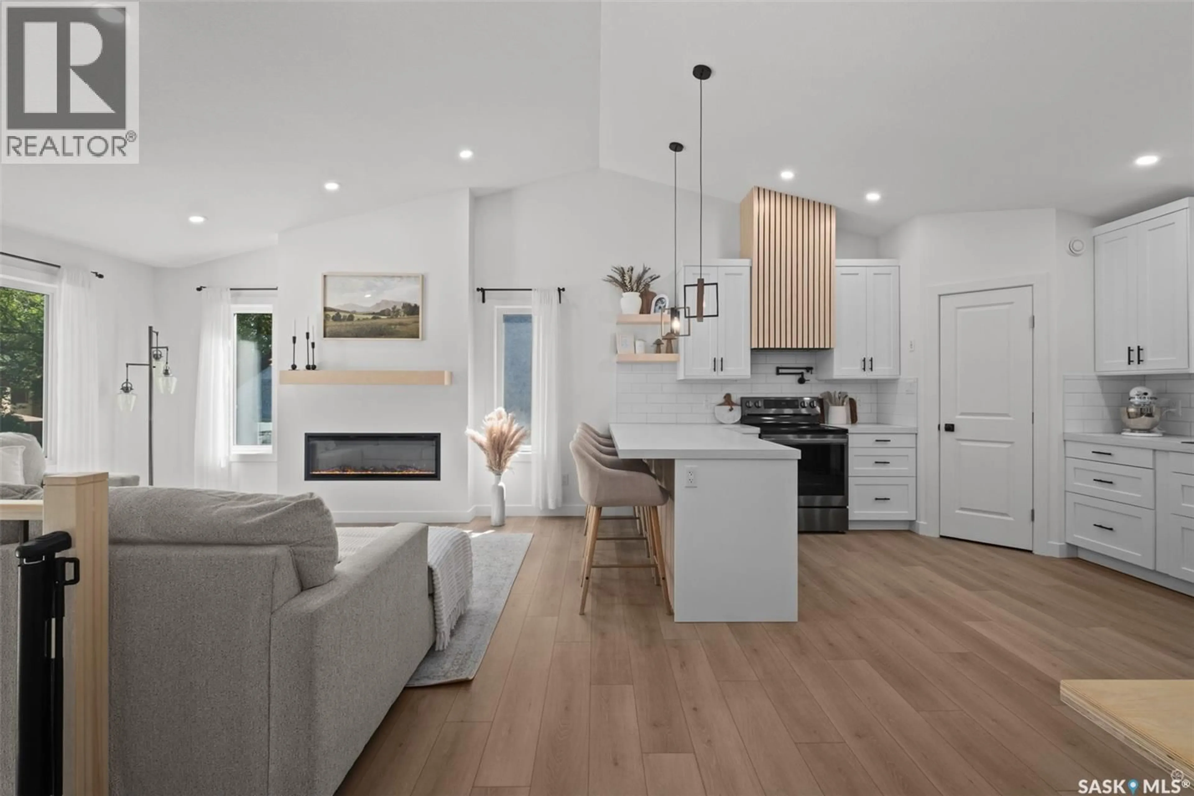 Open concept kitchen, unknown for 41 19TH STREET, Prince Albert Saskatchewan S6V1J1