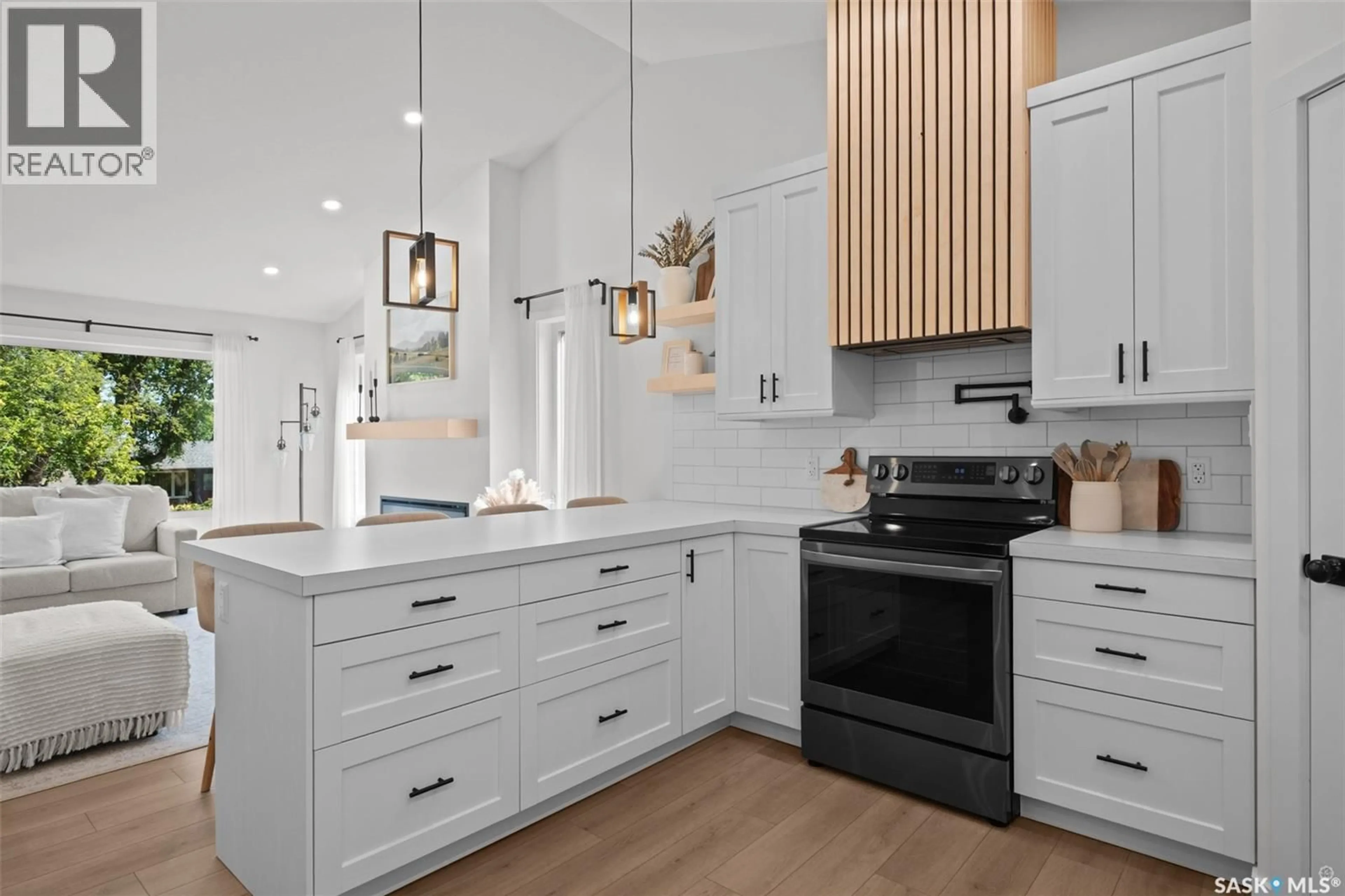 Open concept kitchen, unknown for 41 19TH STREET, Prince Albert Saskatchewan S6V1J1
