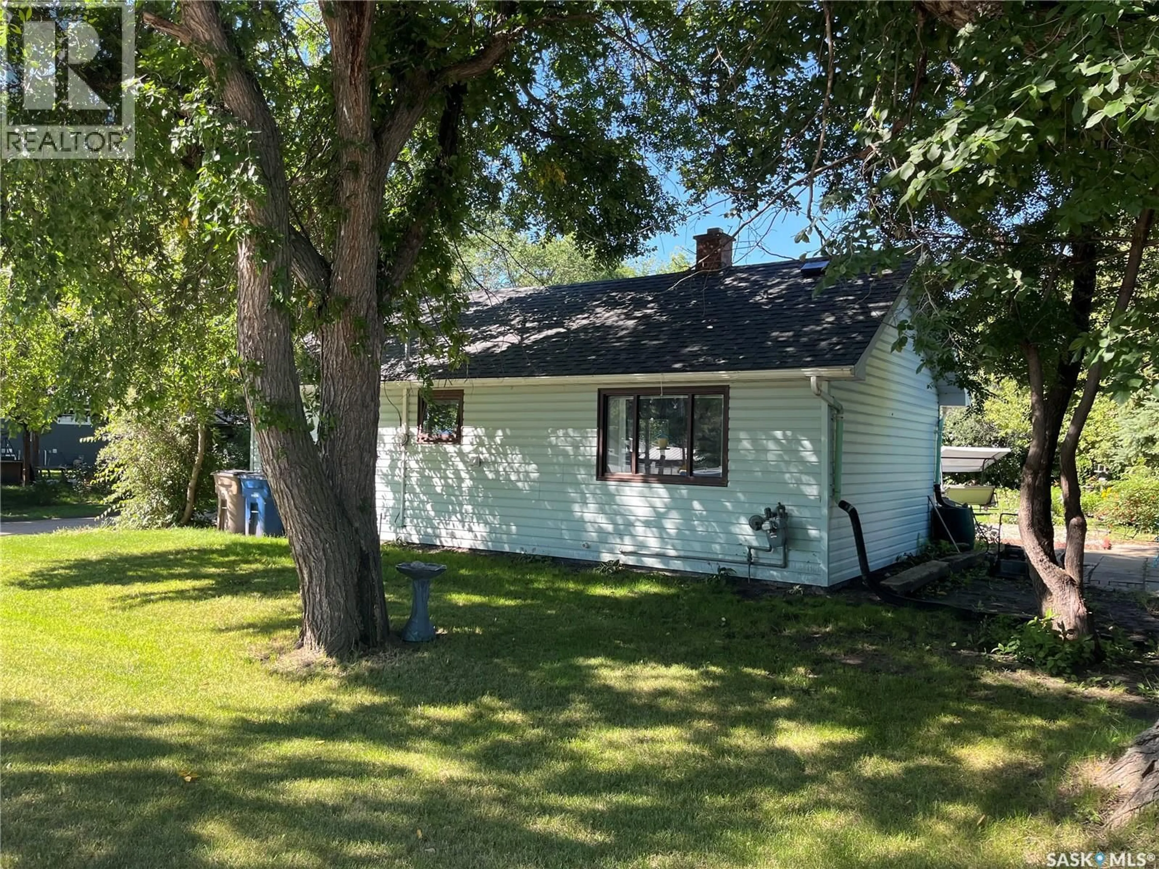 A pic from outside/outdoor area/front of a property/back of a property/a pic from drone, street for 225 FIRST STREET, Wadena Saskatchewan S0A4J0