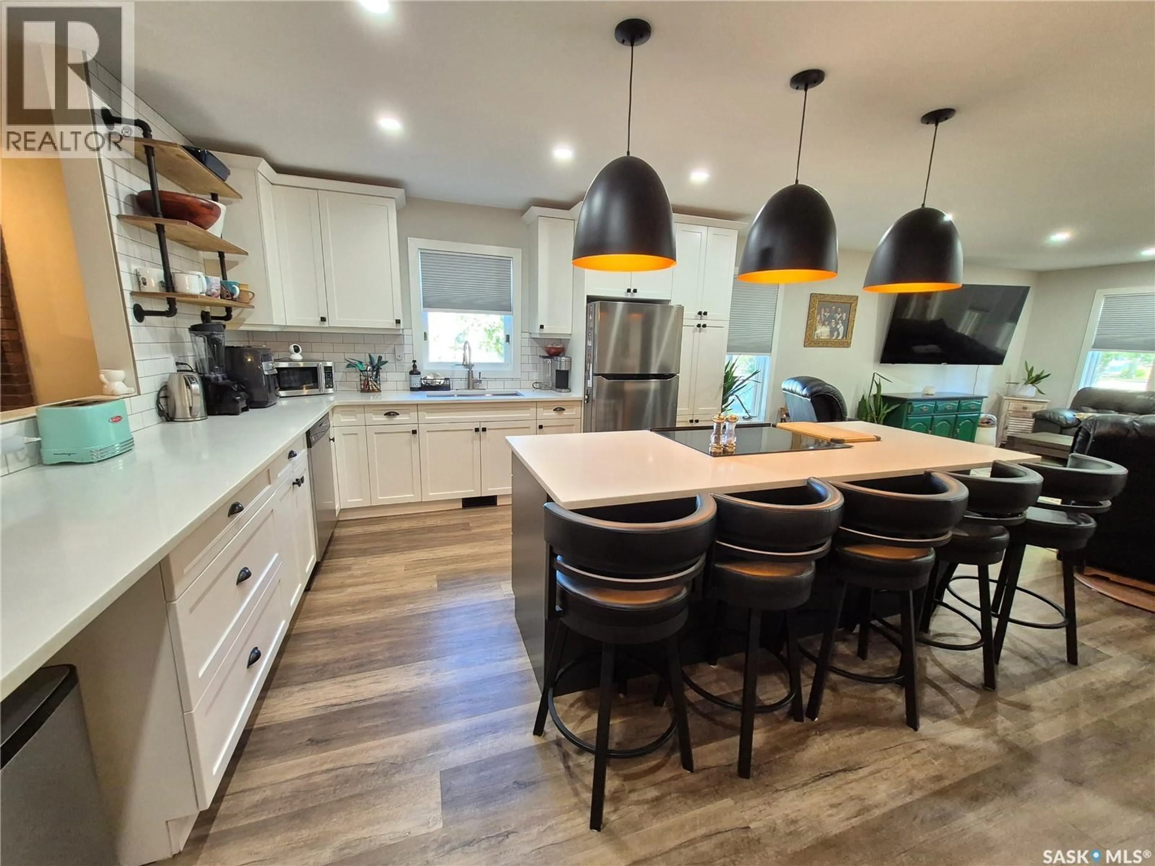 Open concept kitchen, unknown for 502 HUNT STREET, Radville Saskatchewan S0C2G0