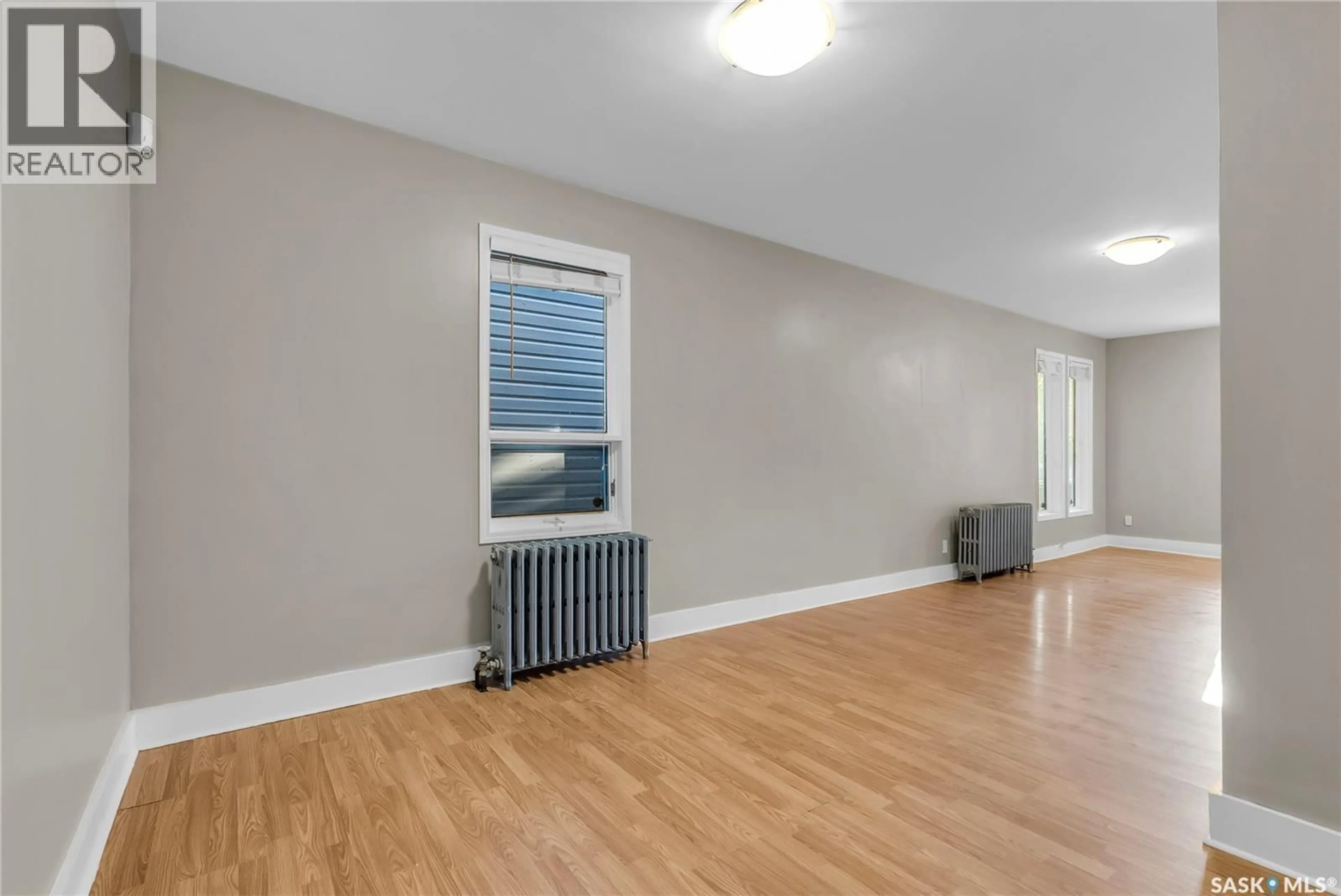 A pic of a room for 424 R AVENUE, Saskatoon Saskatchewan S7M2Z5