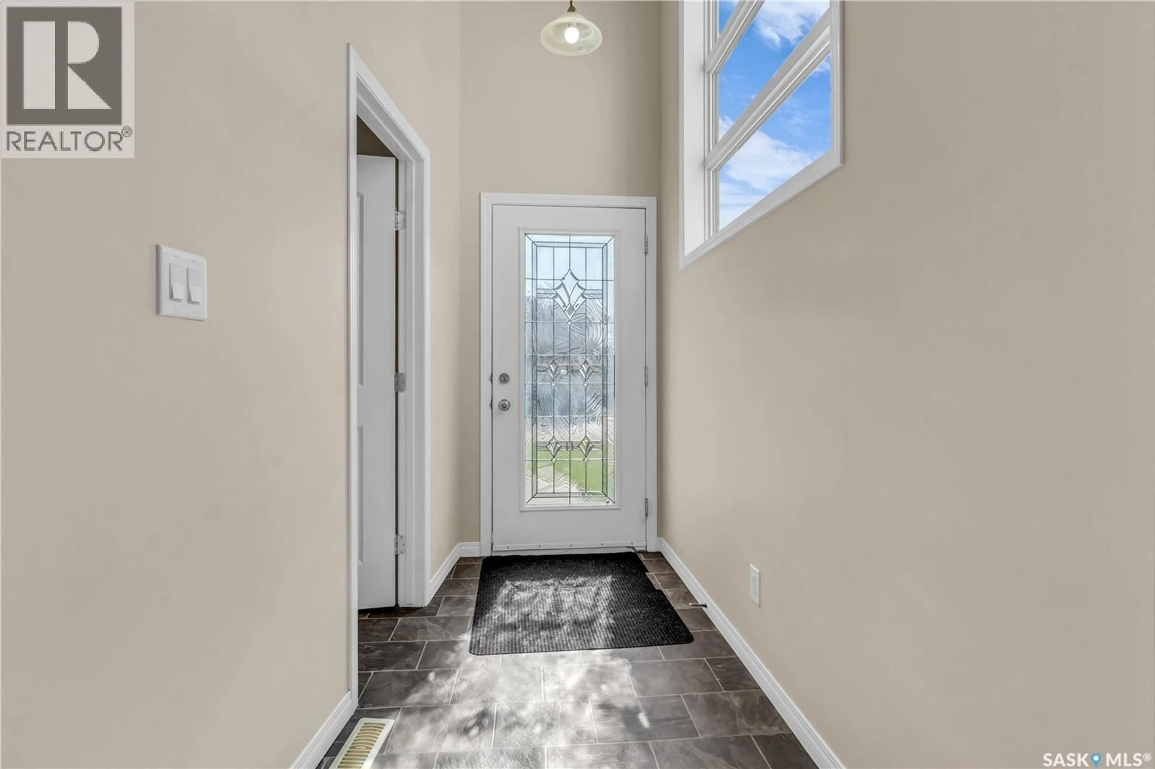 Indoor entryway for 1 41 QU'APPELLE CRESCENT, Balgonie Saskatchewan S0G0E0
