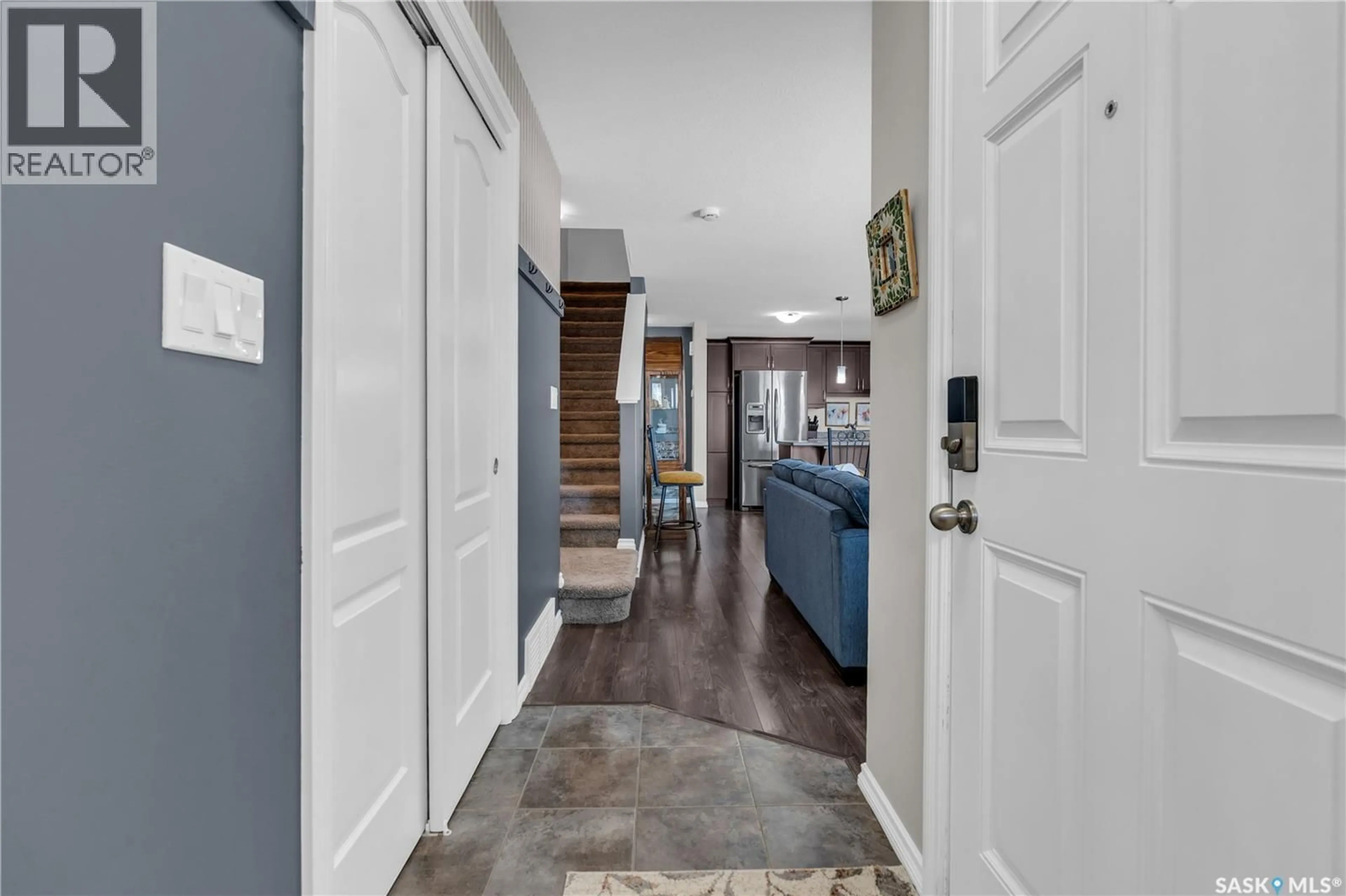 Indoor entryway for 3457 ELGAARD DRIVE, Regina Saskatchewan S4X0N4