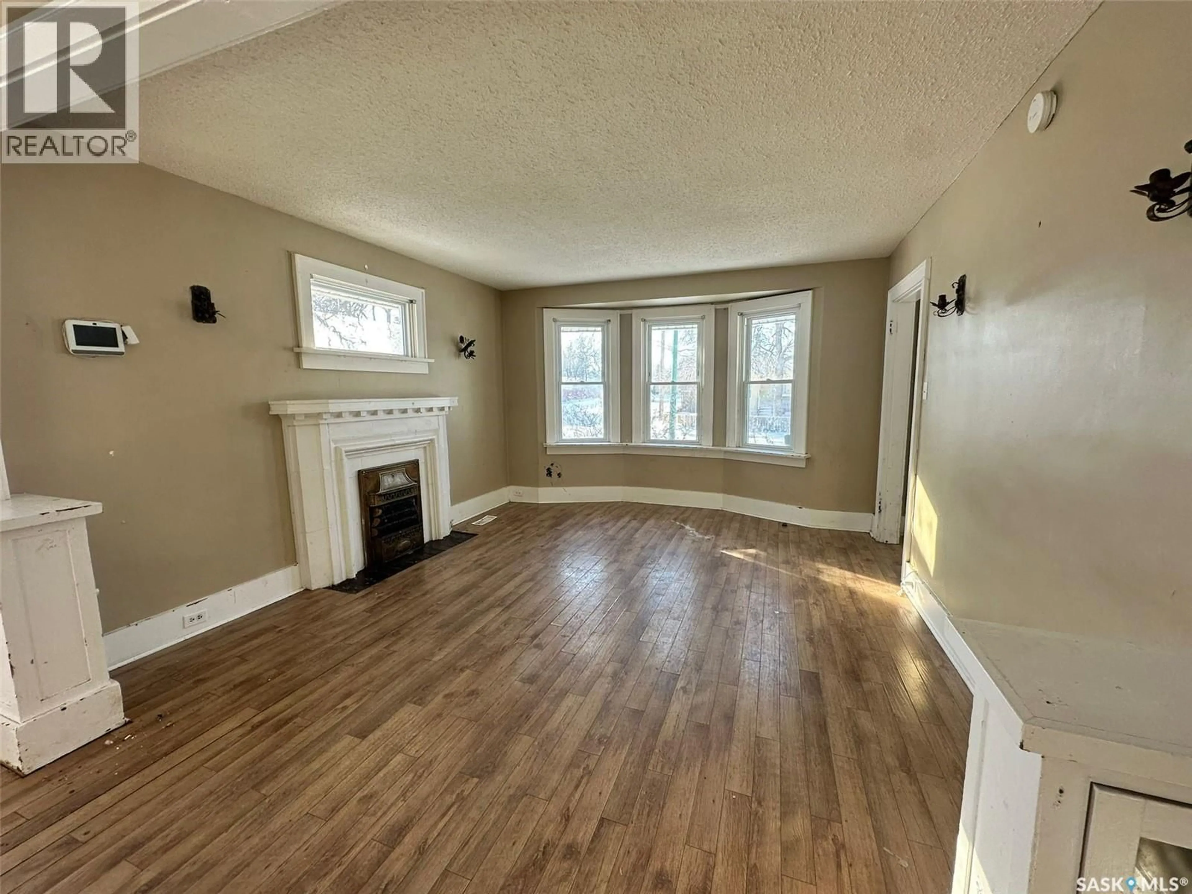 A pic of a room for 1077 GARNET STREET, Regina Saskatchewan S4T2X6