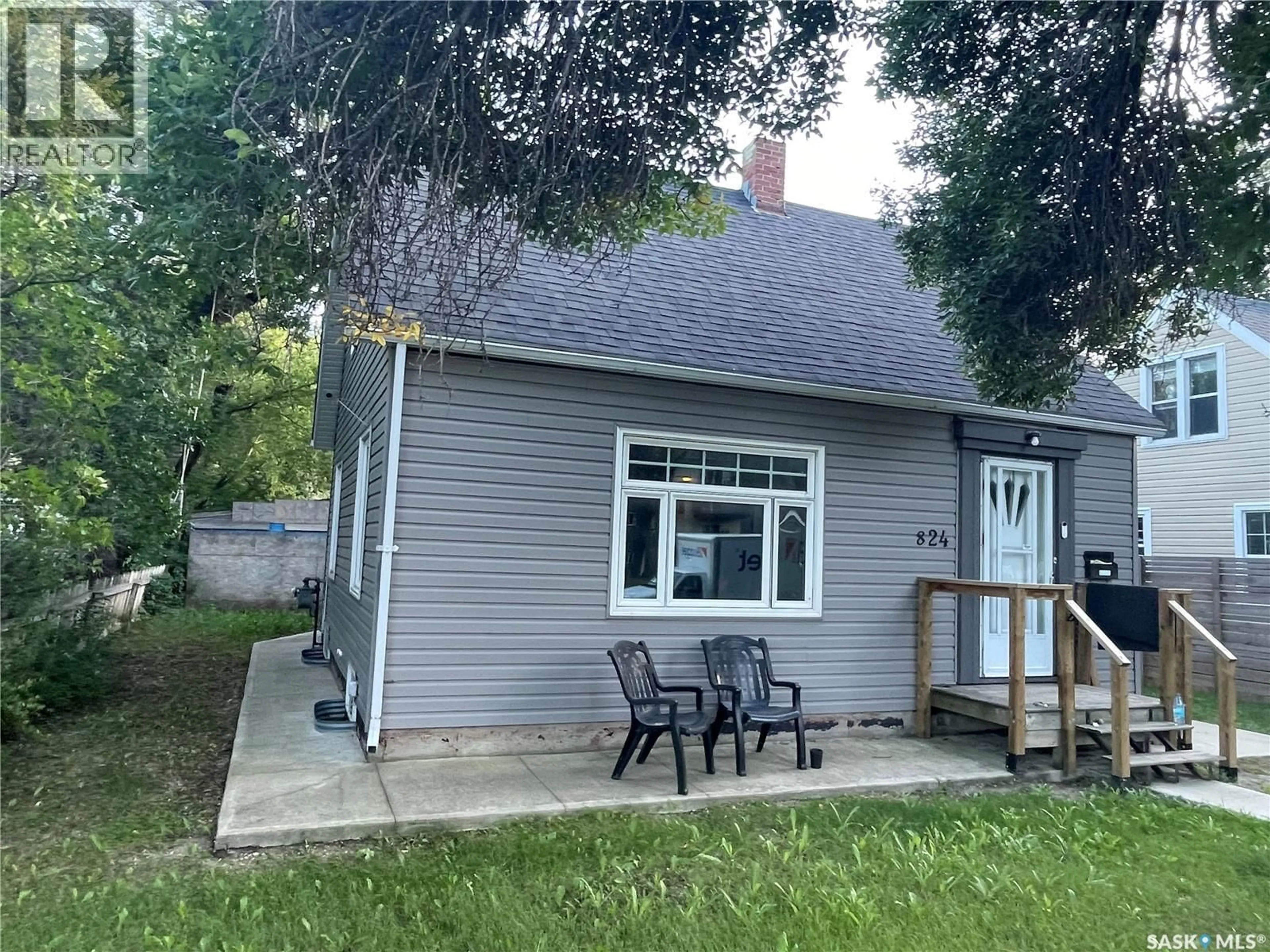 Unknown for 824 8TH STREET, Saskatoon Saskatchewan S7H0R6