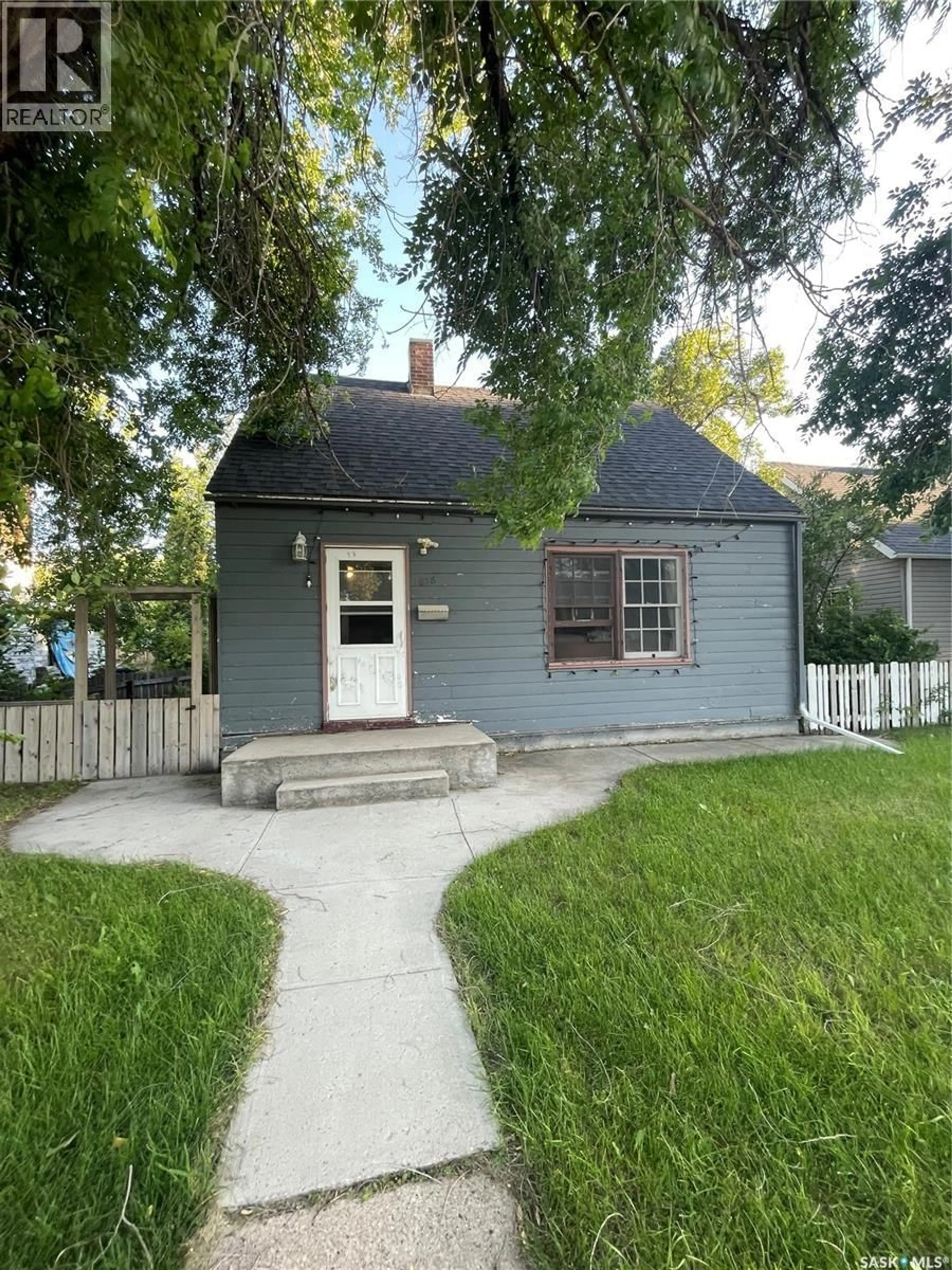 Unknown for 828 8TH STREET, Saskatoon Saskatchewan S7H0R6