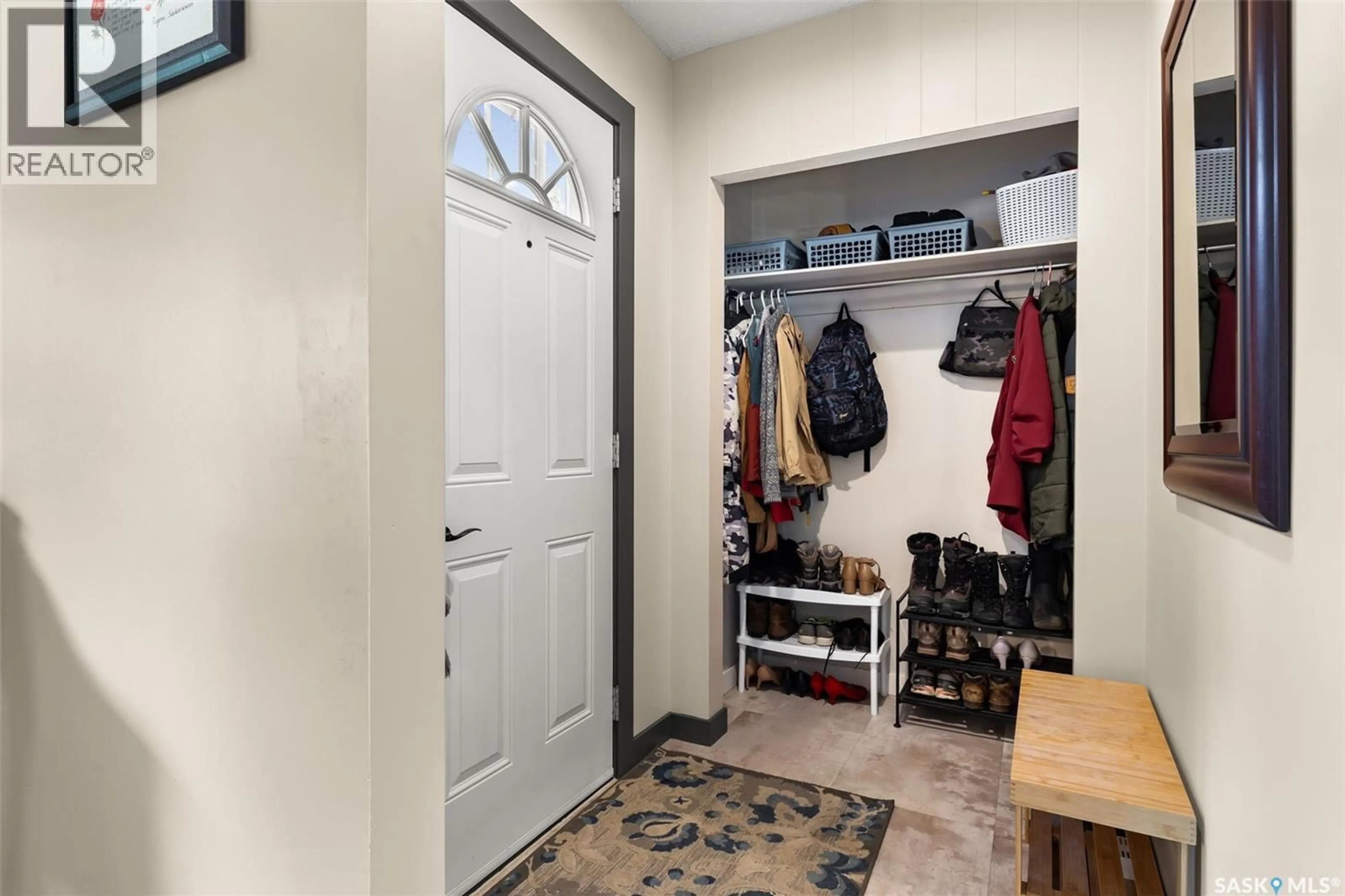 Indoor entryway for 116 SHANNON ROAD, Regina Saskatchewan S4S5B1