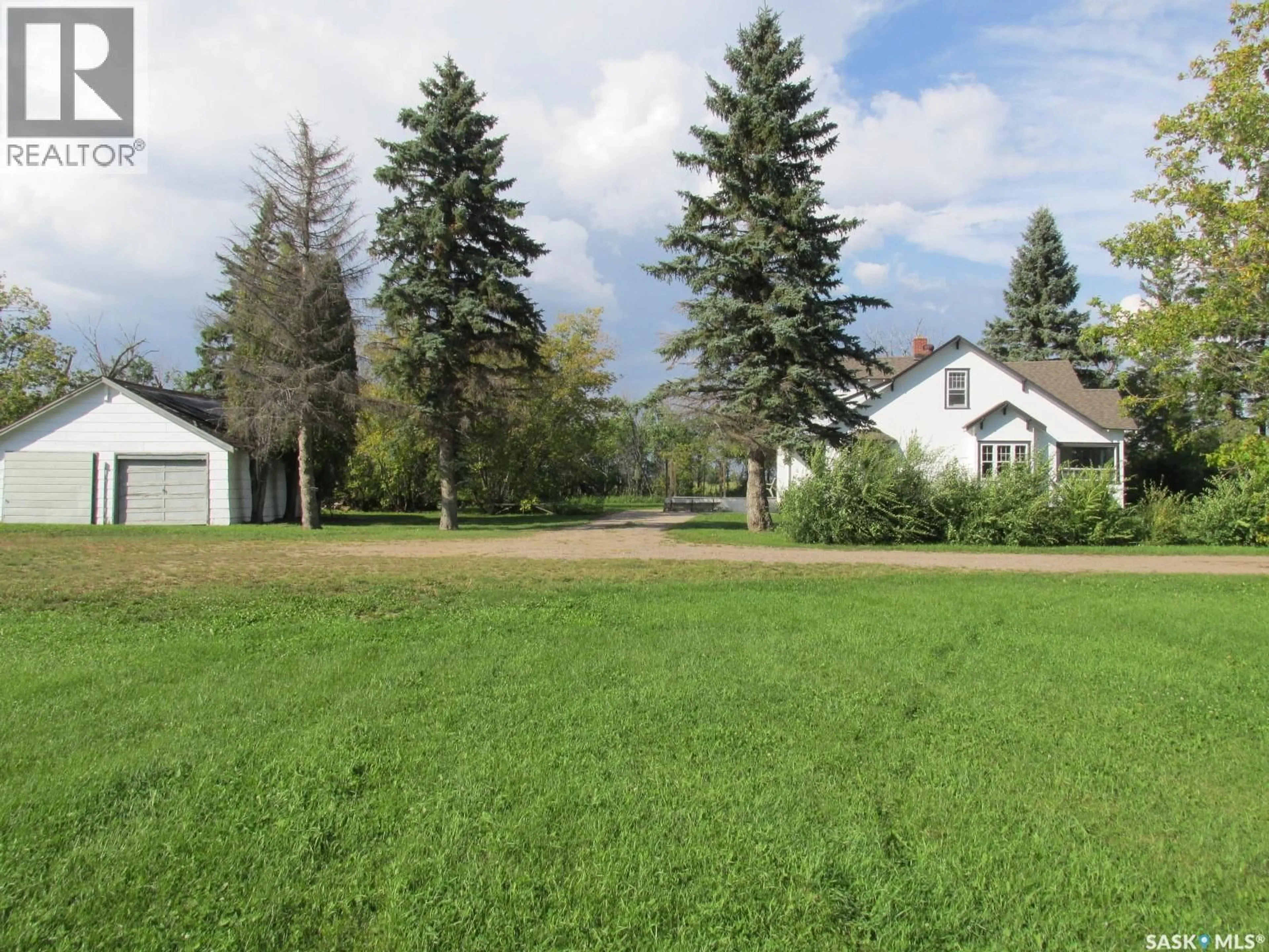 A pic from outside/outdoor area/front of a property/back of a property/a pic from drone, unknown for WALCER ACREAGE, Nipawin Rm No. 487 Saskatchewan S0E1E0