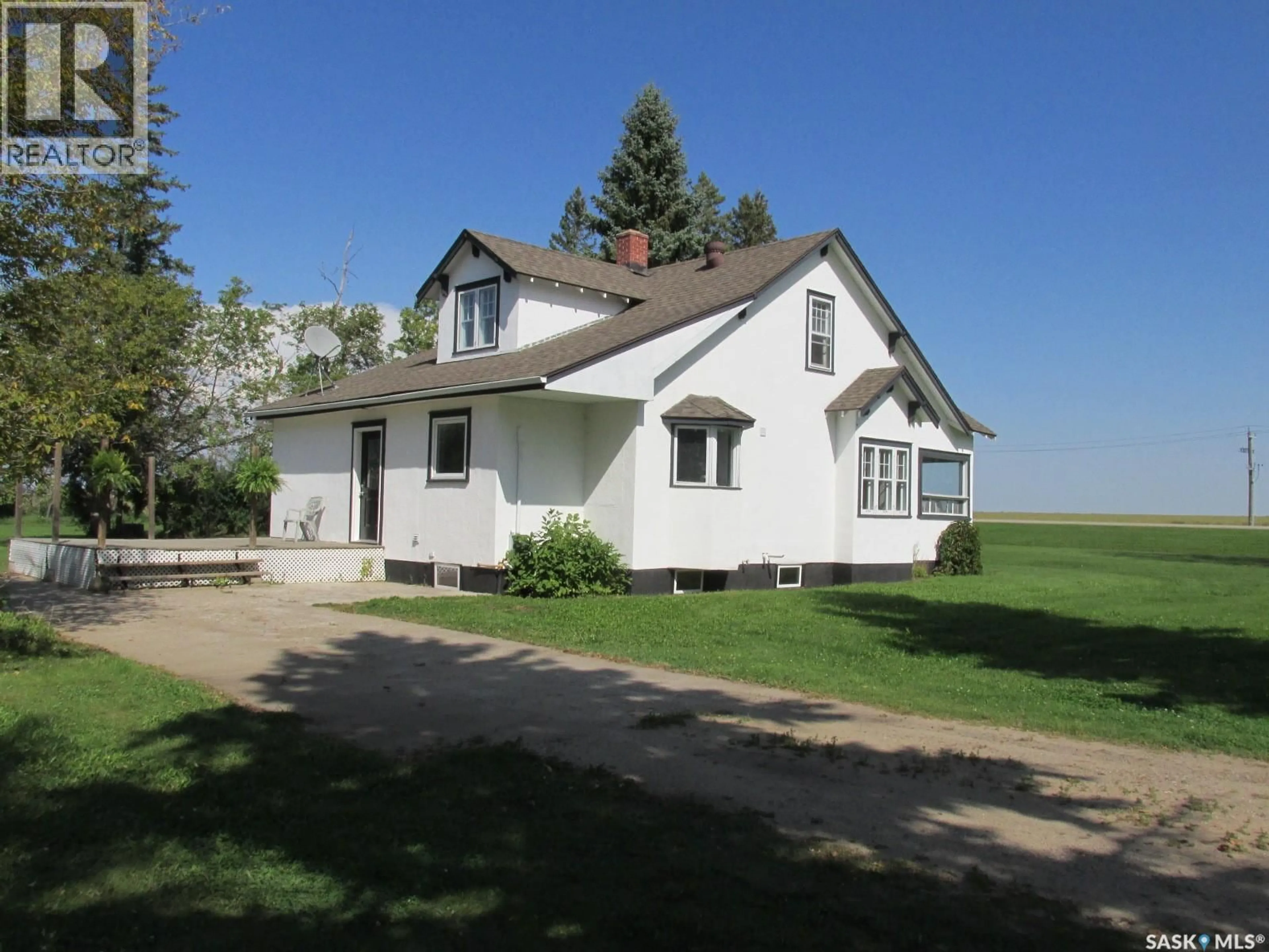 Home with vinyl exterior material, building for WALCER ACREAGE, Nipawin Rm No. 487 Saskatchewan S0E1E0
