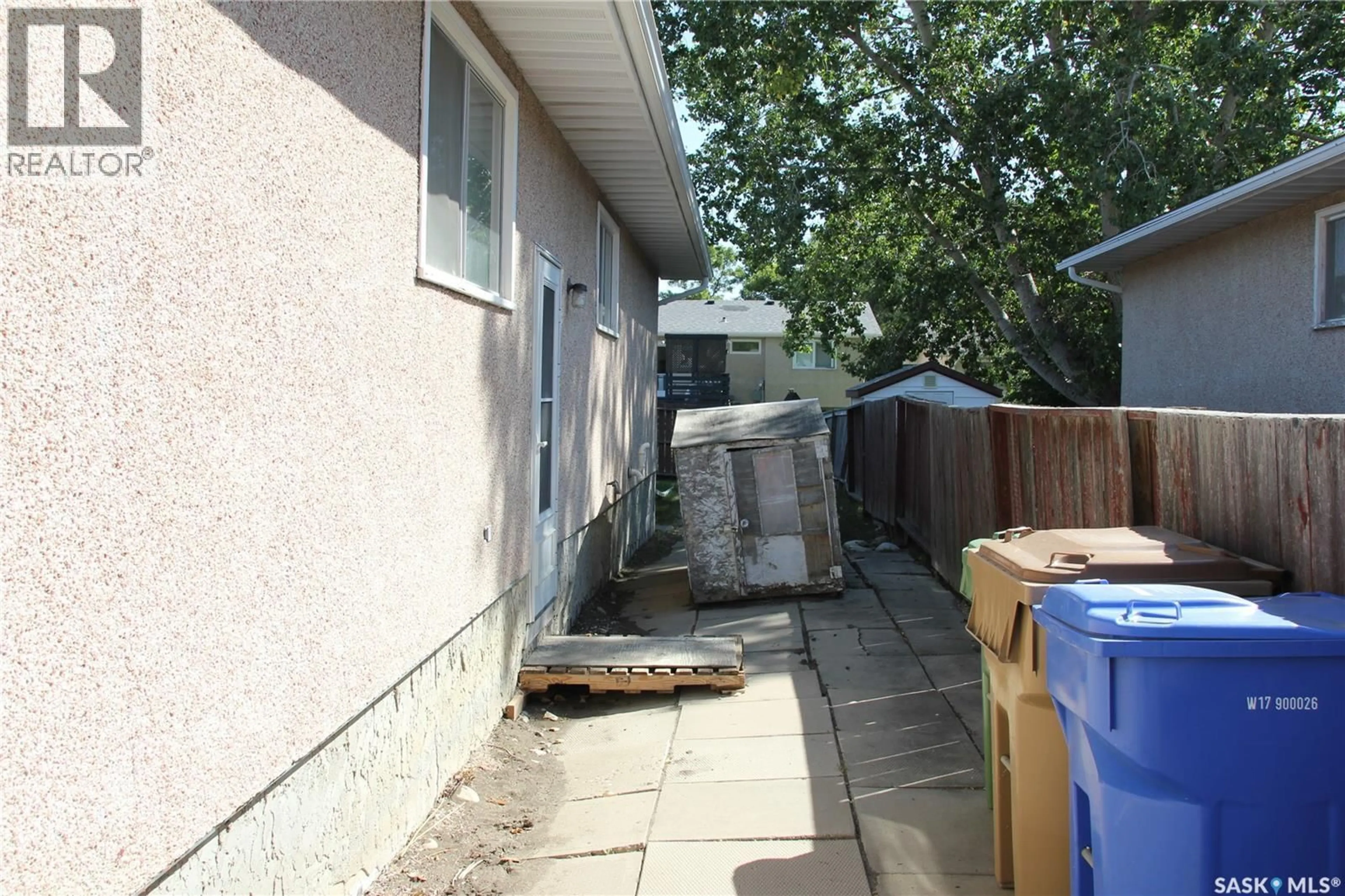 Patio, street for 302 MARKWELL DRIVE, Regina Saskatchewan S4X1N1