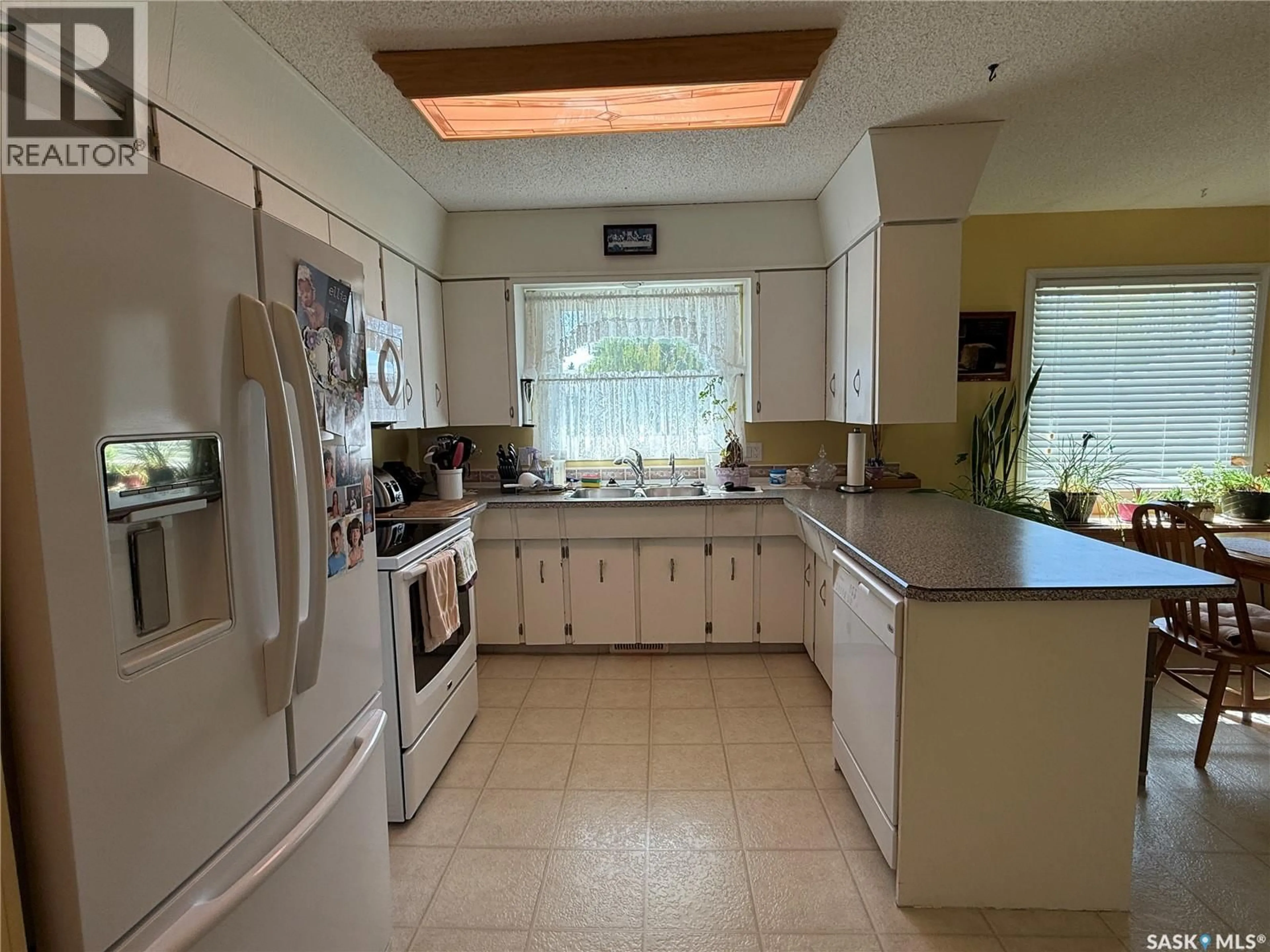 Standard kitchen, ceramic/tile floor for 10 JUBILEE DRIVE, Humboldt Saskatchewan S0K2A0