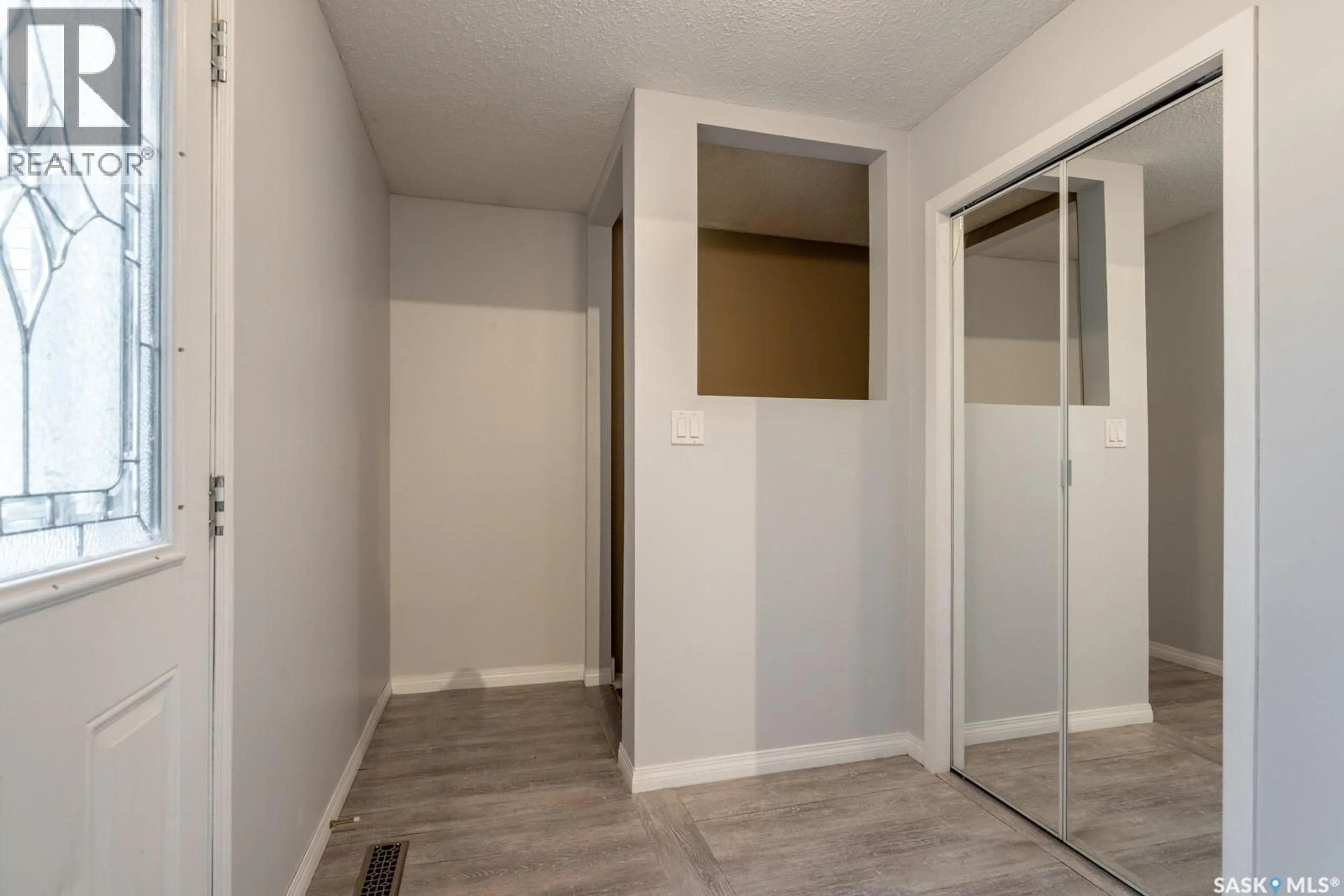 Unknown for 6711 COLLINS BAY, Regina Saskatchewan S4X1T1