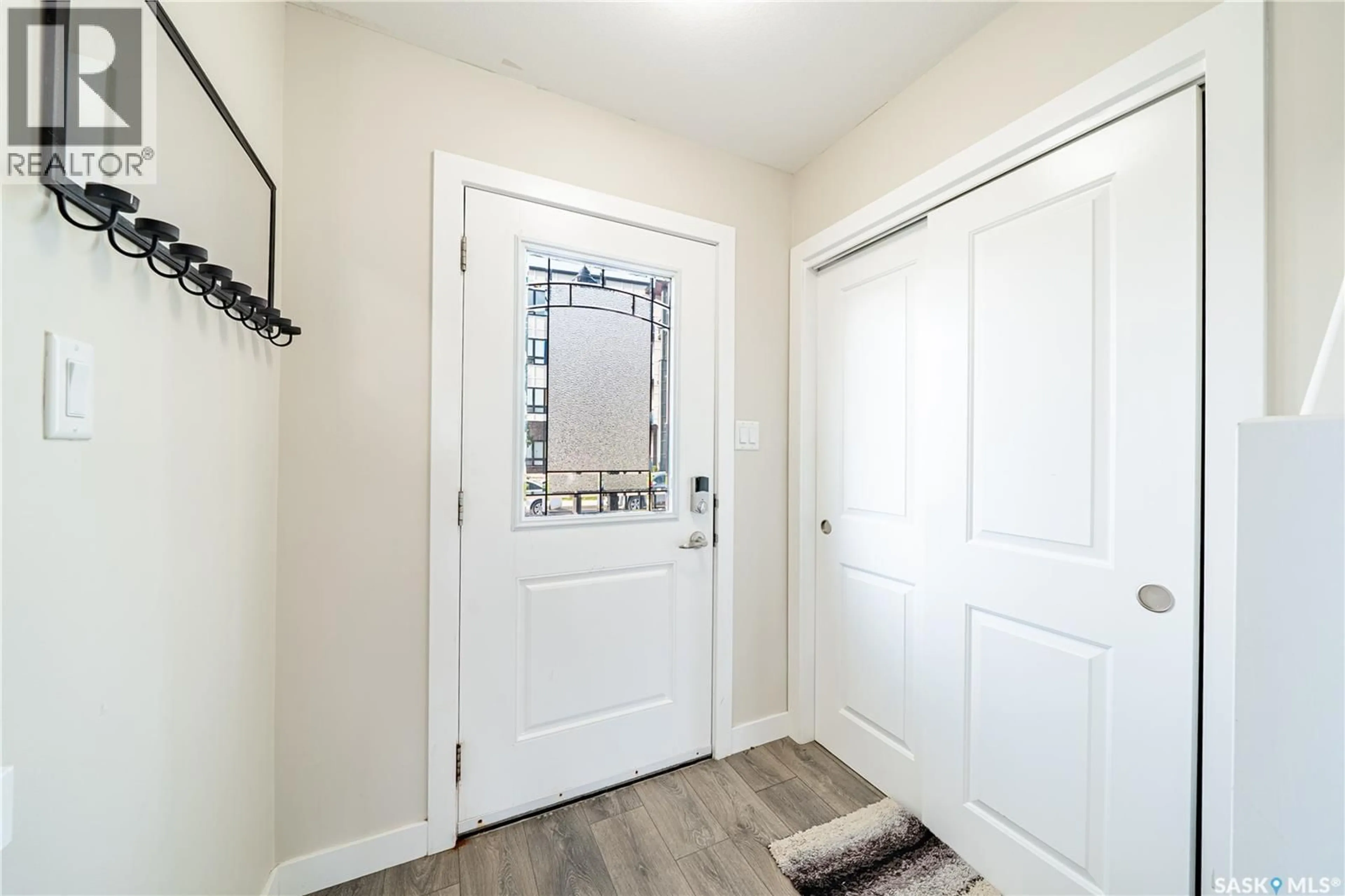 Indoor entryway for 5580 MCKENNA ROAD, Regina Saskatchewan S4W0N6