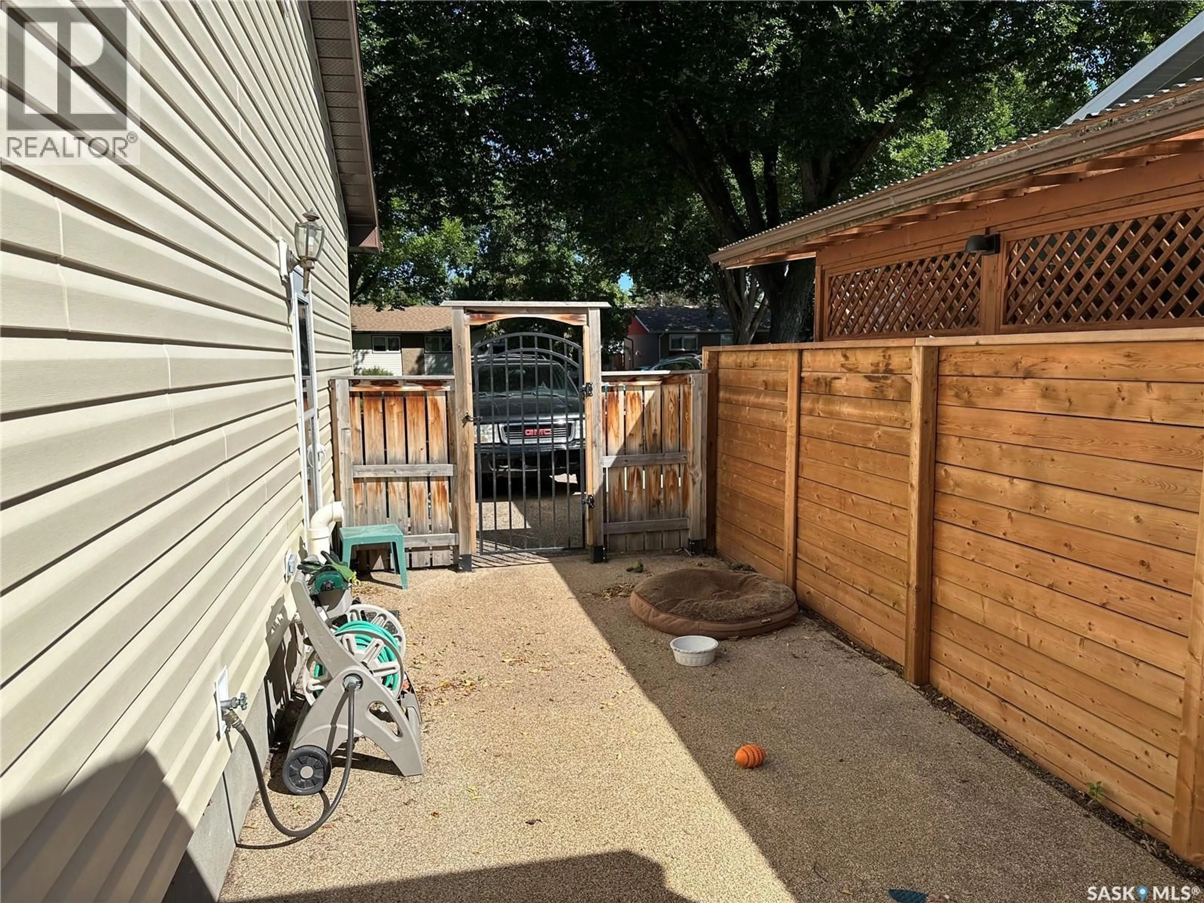Patio, street for 1806 EASTHILL, Saskatoon Saskatchewan S7J3C1
