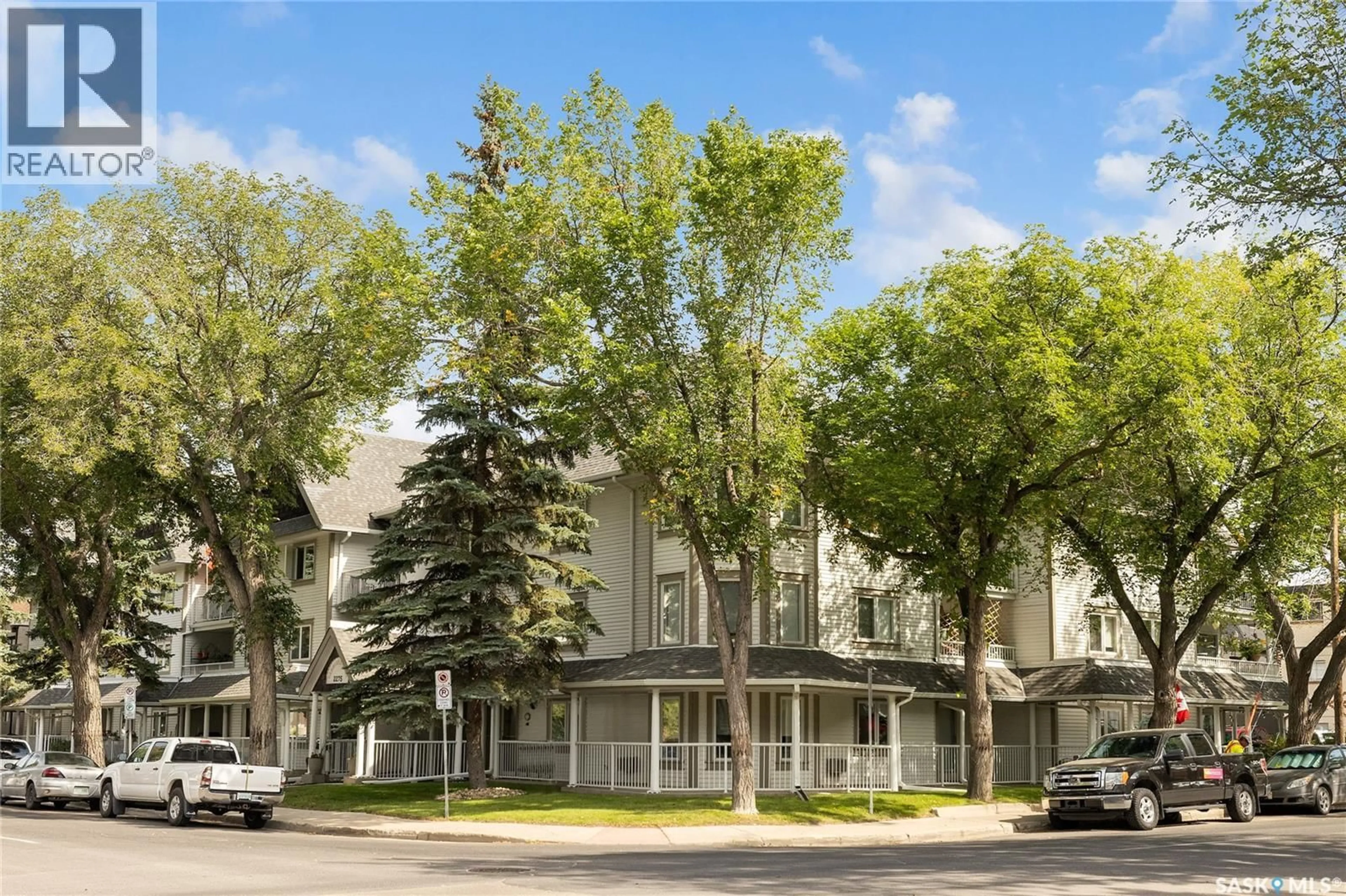 Patio, street for 306 - 2275 MCINTYRE STREET, Regina Saskatchewan S4P2S1