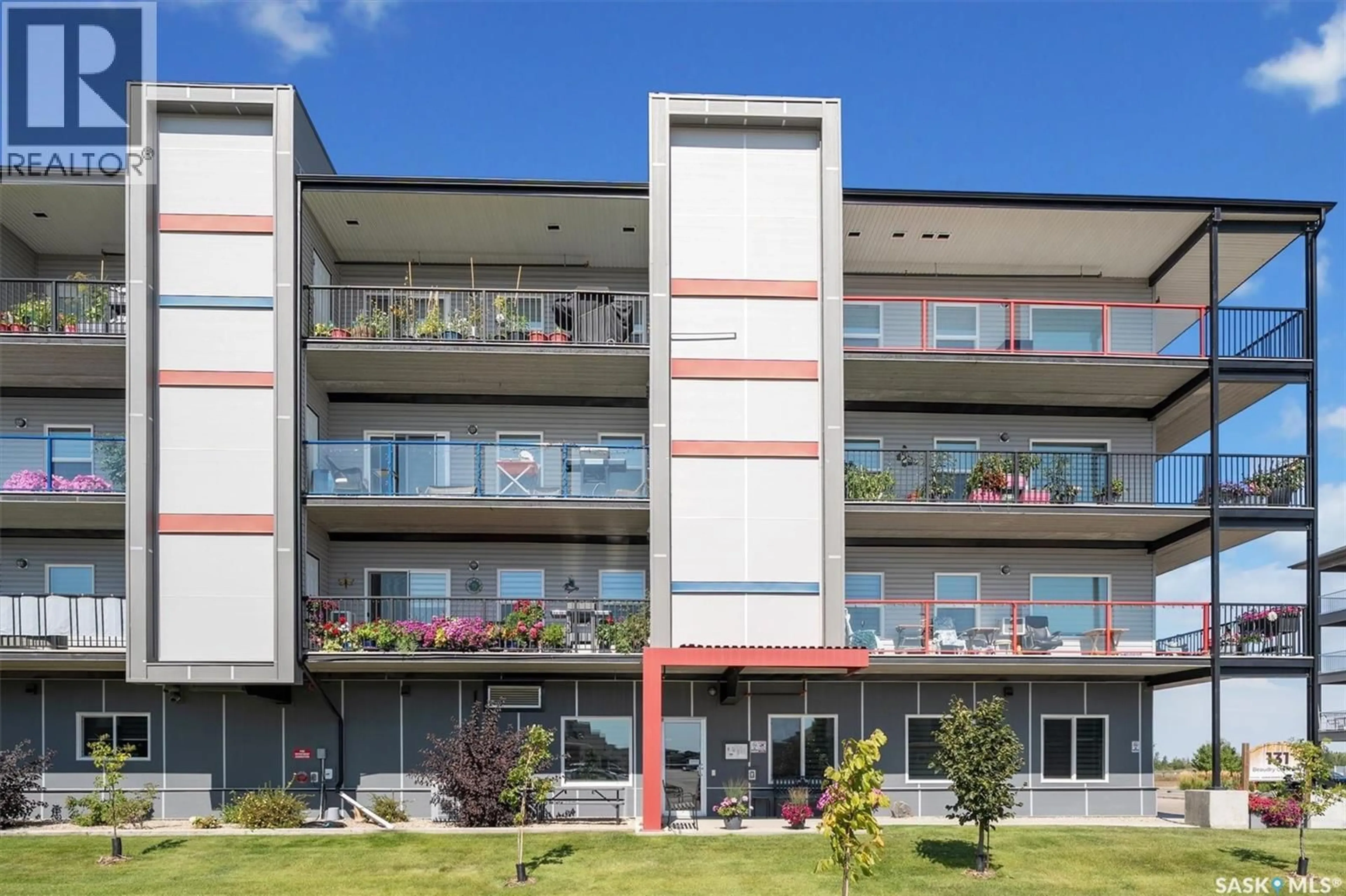 Patio, building for 131 - 307 BEAUDRY CRESCENT, Martensville Saskatchewan S0K2T1