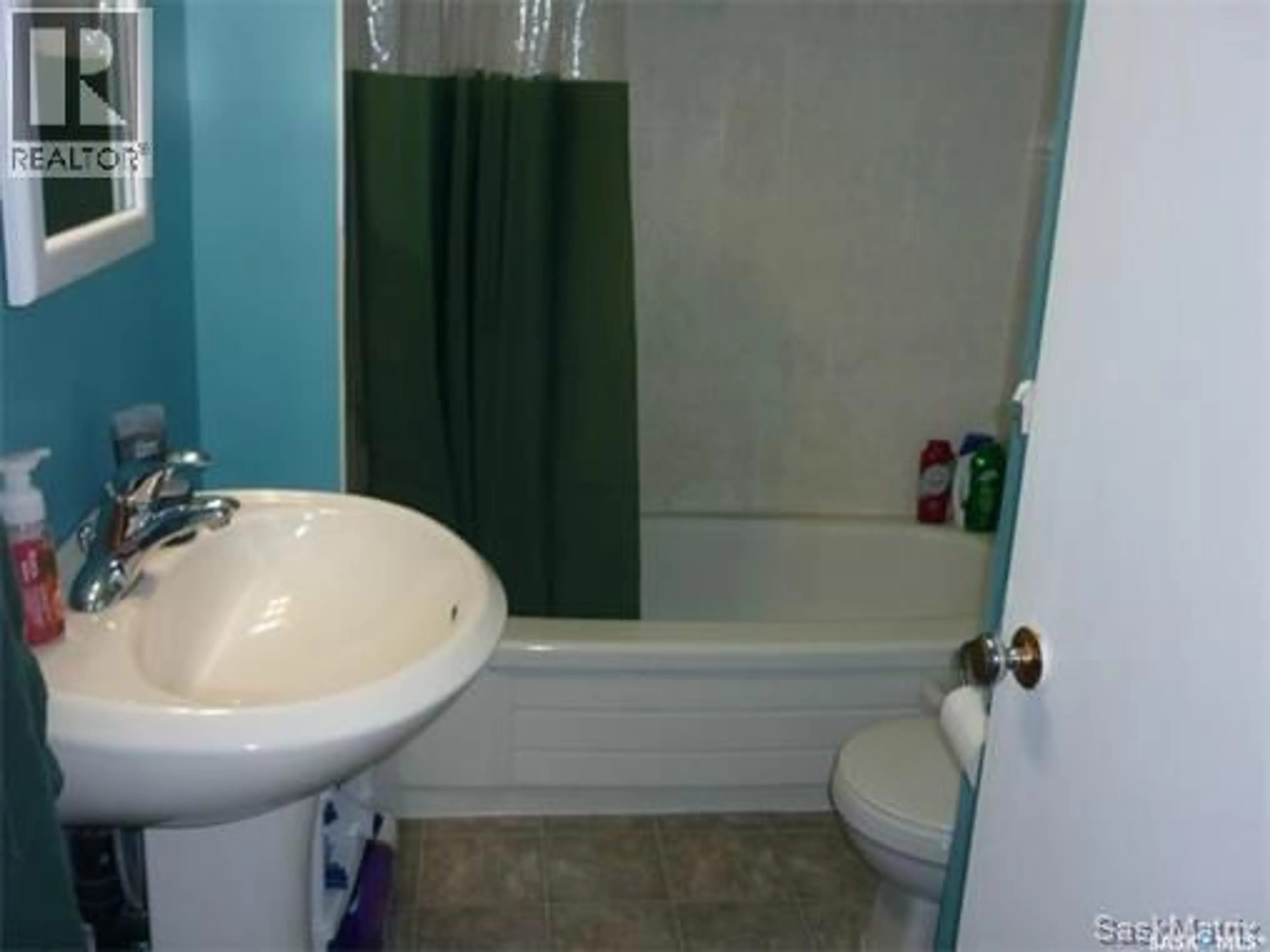 Standard bathroom, unknown for 904 104TH AVENUE, Tisdale Saskatchewan S0E1T0