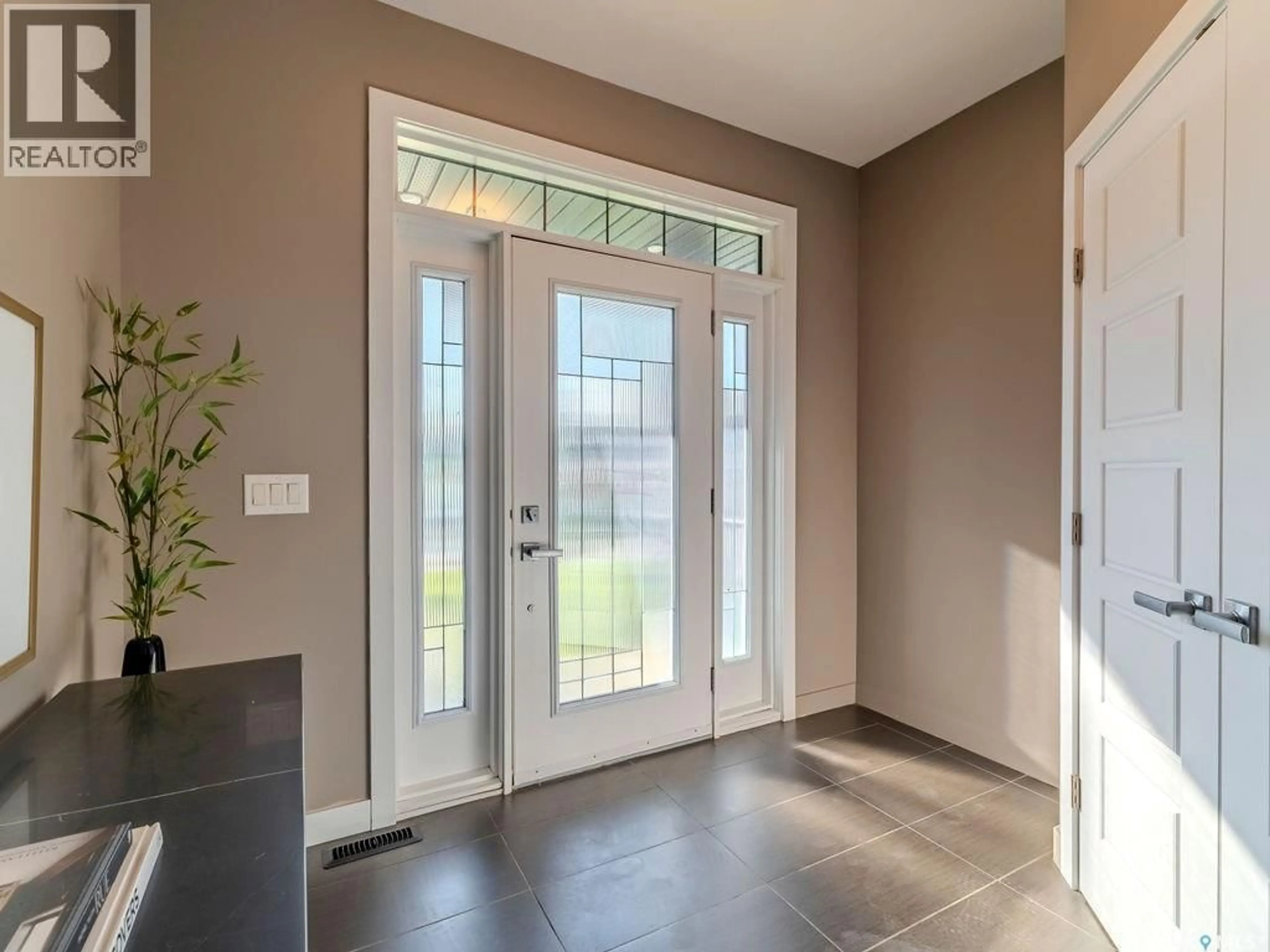 Indoor entryway for 407 GILLIES WAY, Saskatoon Saskatchewan S7V0C1