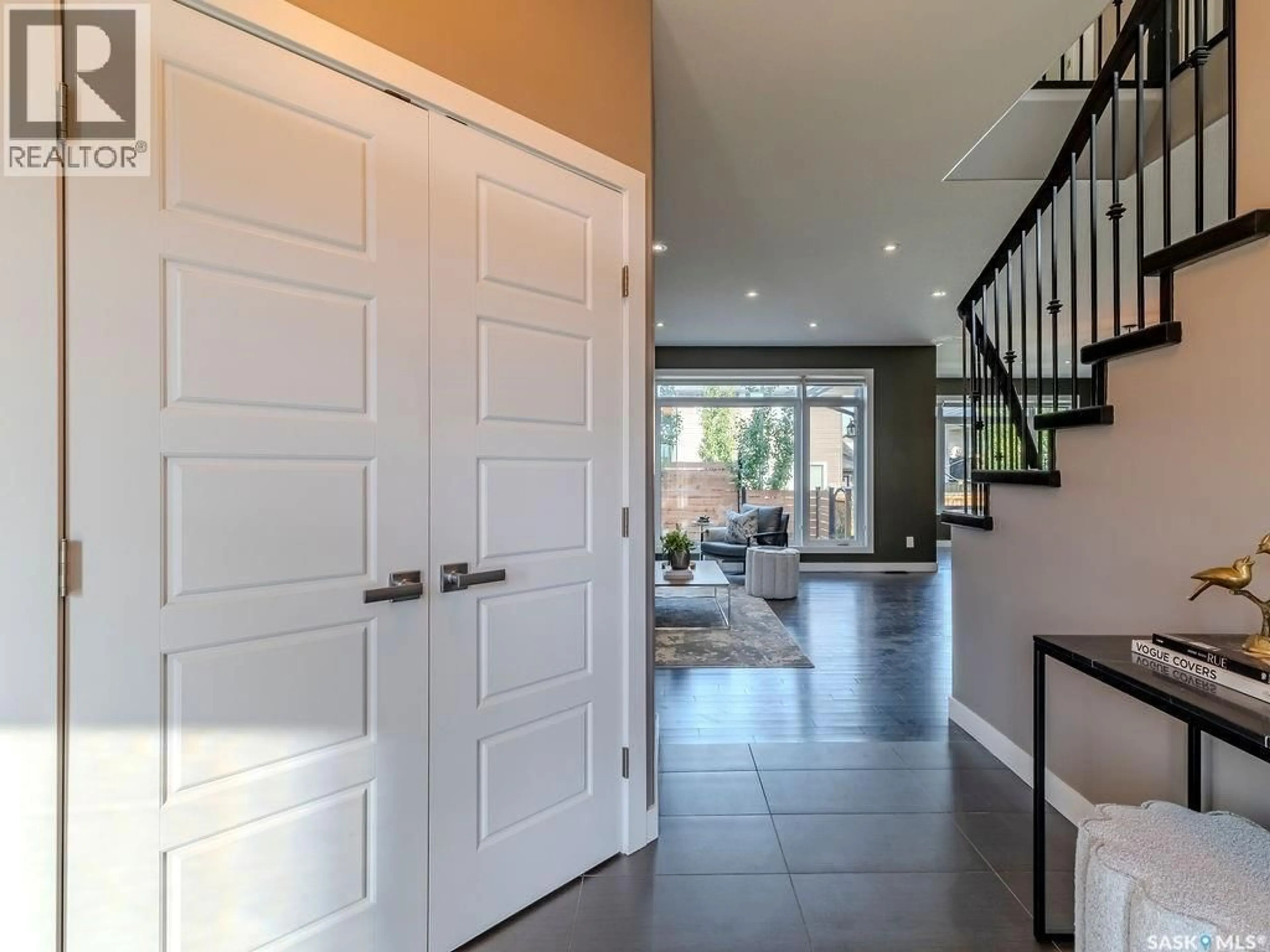 Indoor entryway for 407 GILLIES WAY, Saskatoon Saskatchewan S7V0C1