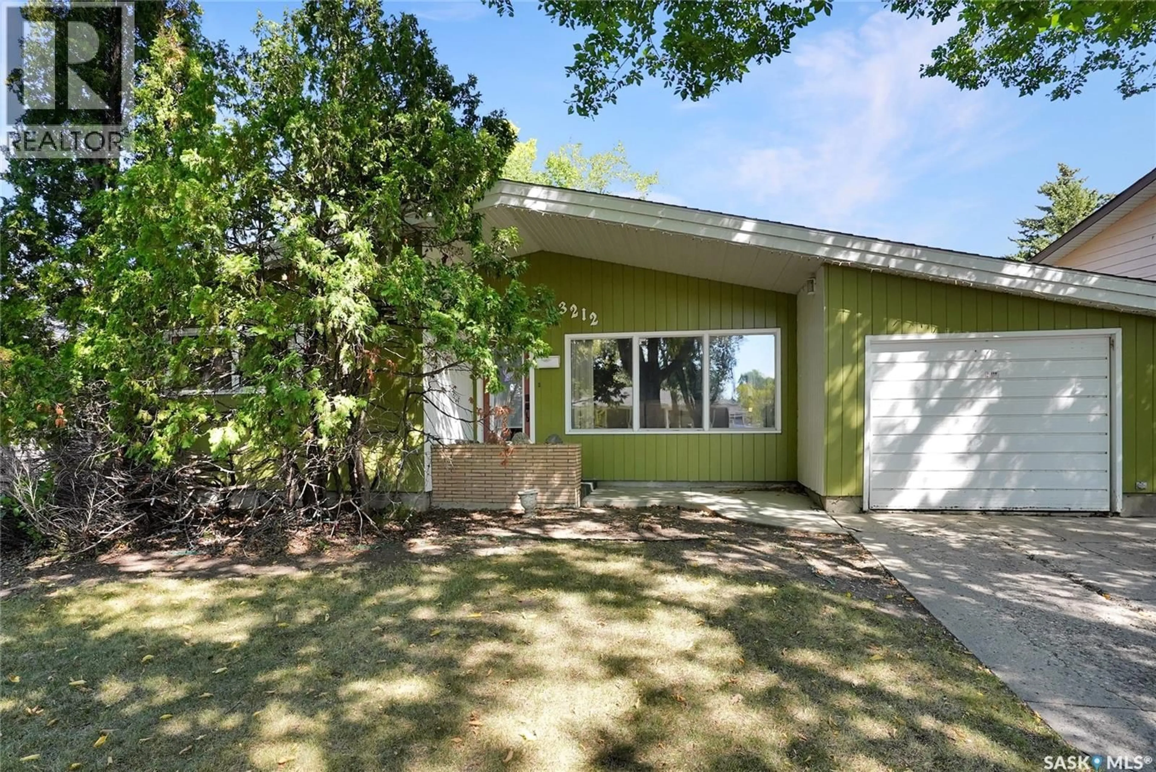 Home with vinyl exterior material, street for 3212 L'ARCHE CRESCENT, Regina Saskatchewan S4S5V8