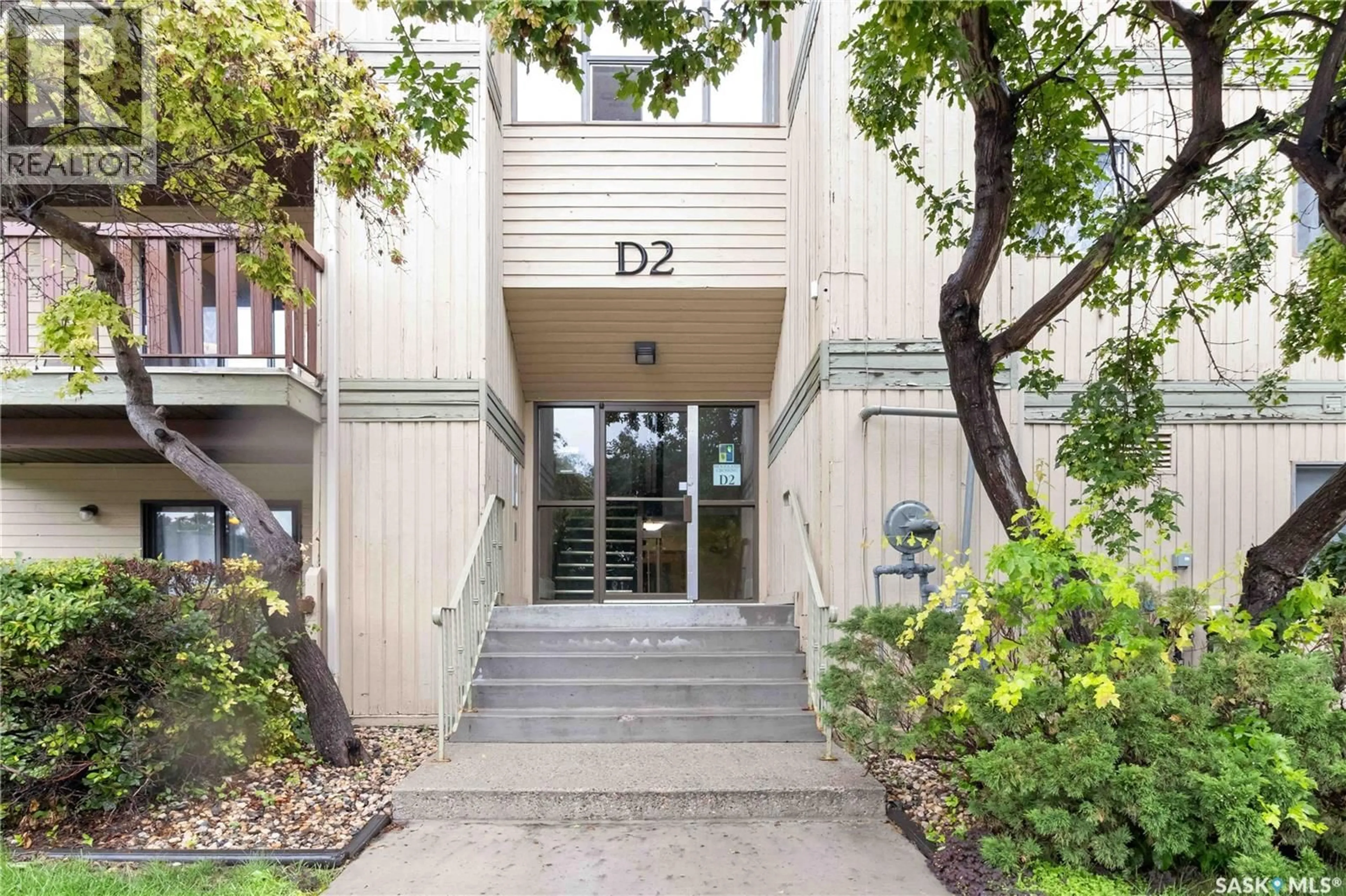 Indoor foyer for 306 D2 - 1121 MCKERCHER DRIVE, Saskatoon Saskatchewan S7H5B8