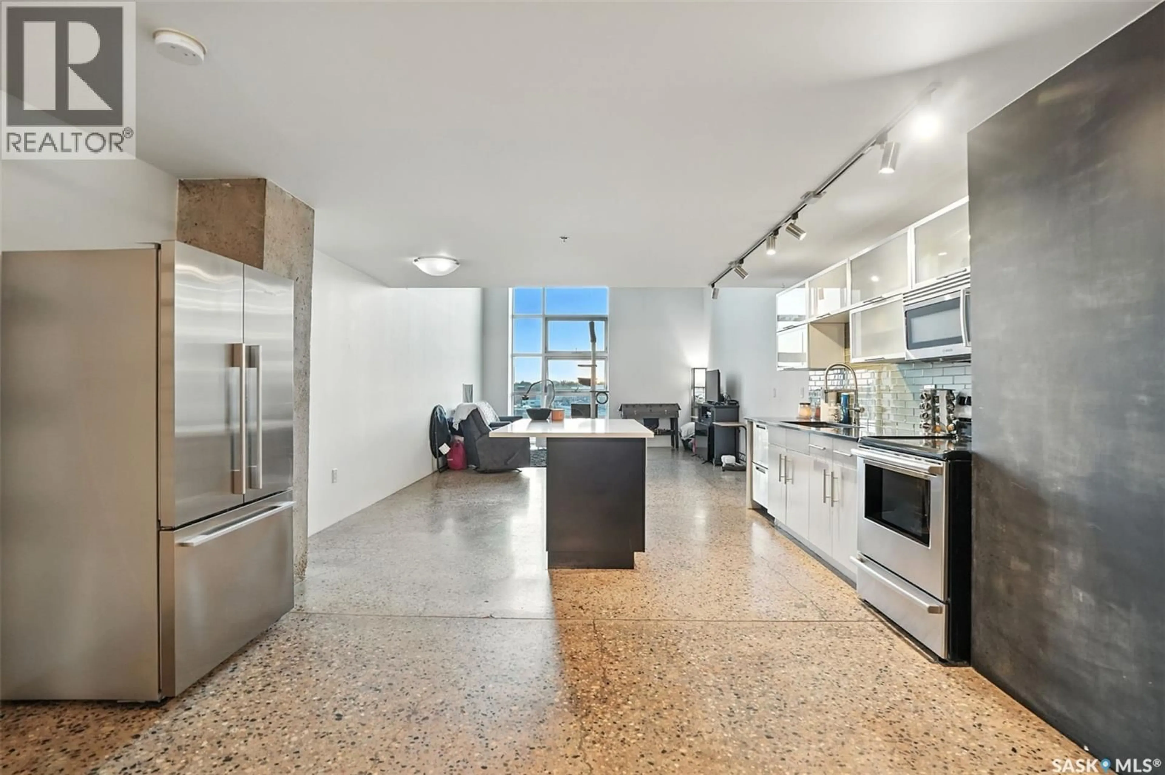 Open concept kitchen, ceramic/tile floor for E - 429 120 23RD STREET, Saskatoon Saskatchewan S7K0K8