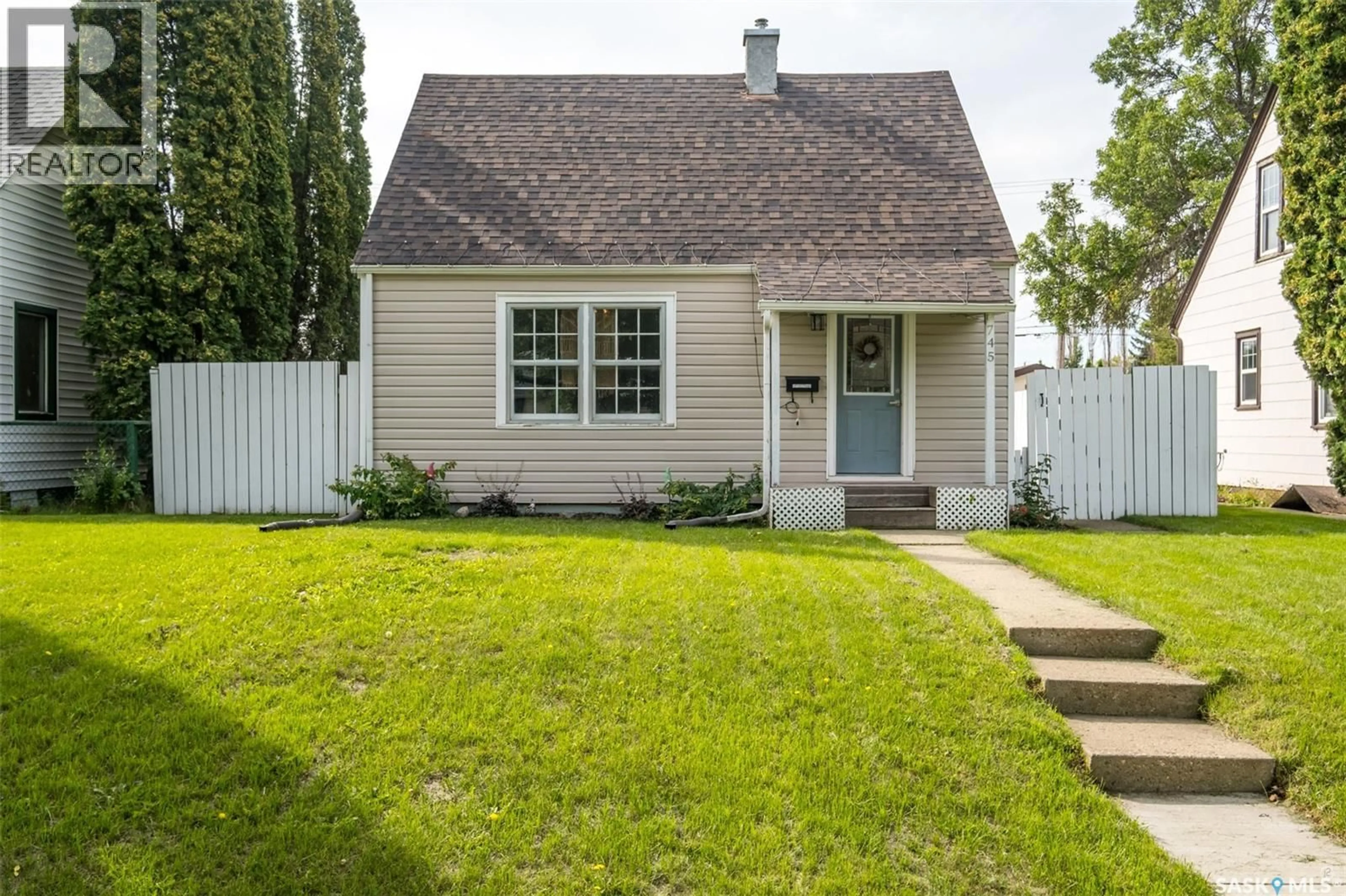 Home with vinyl exterior material, street for 745 4TH STREET, Prince Albert Saskatchewan S6V0K4