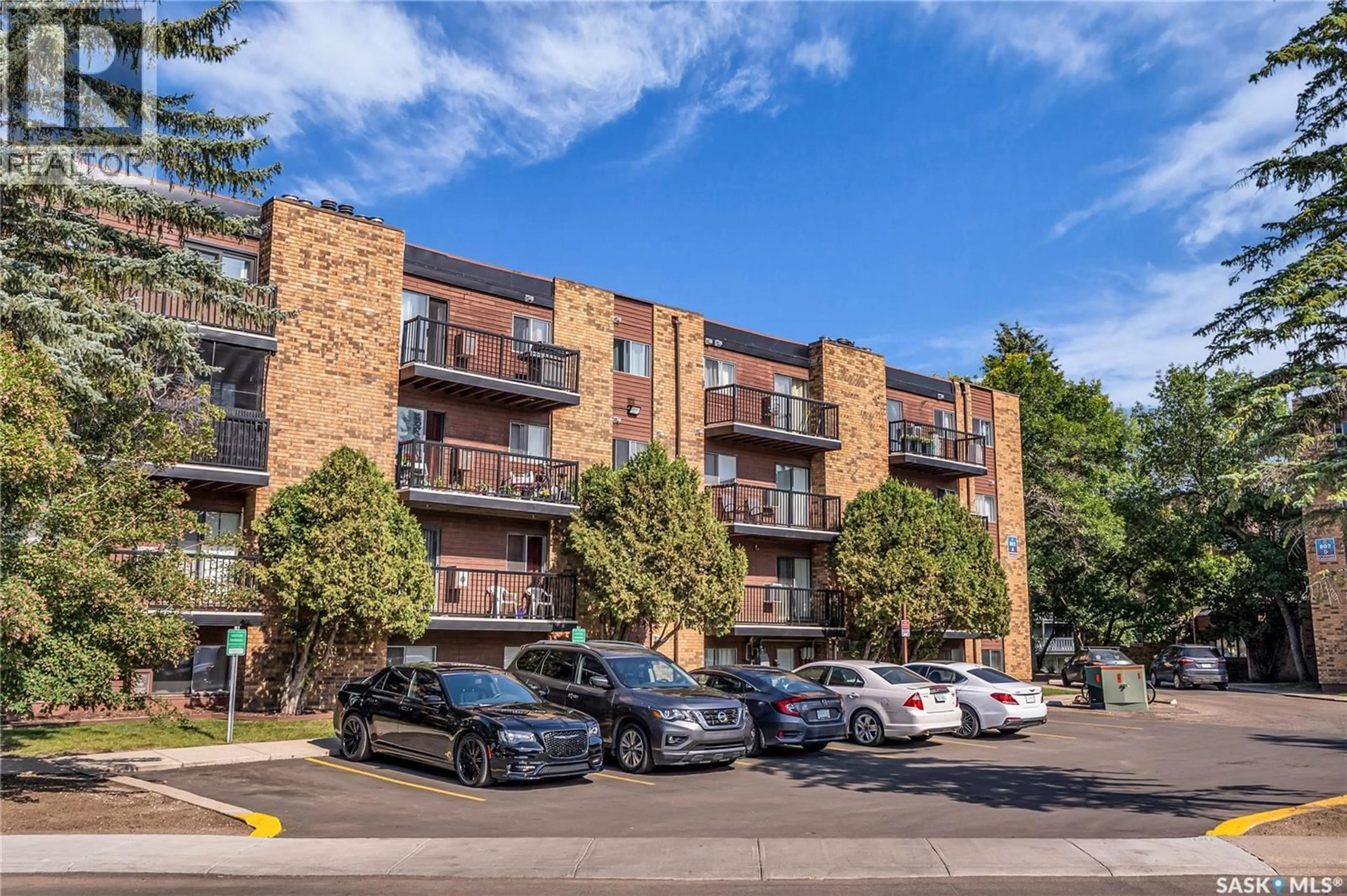 Patio, unknown for 802A - 401 KINGSMERE BOULEVARD, Saskatoon Saskatchewan S7J4B7