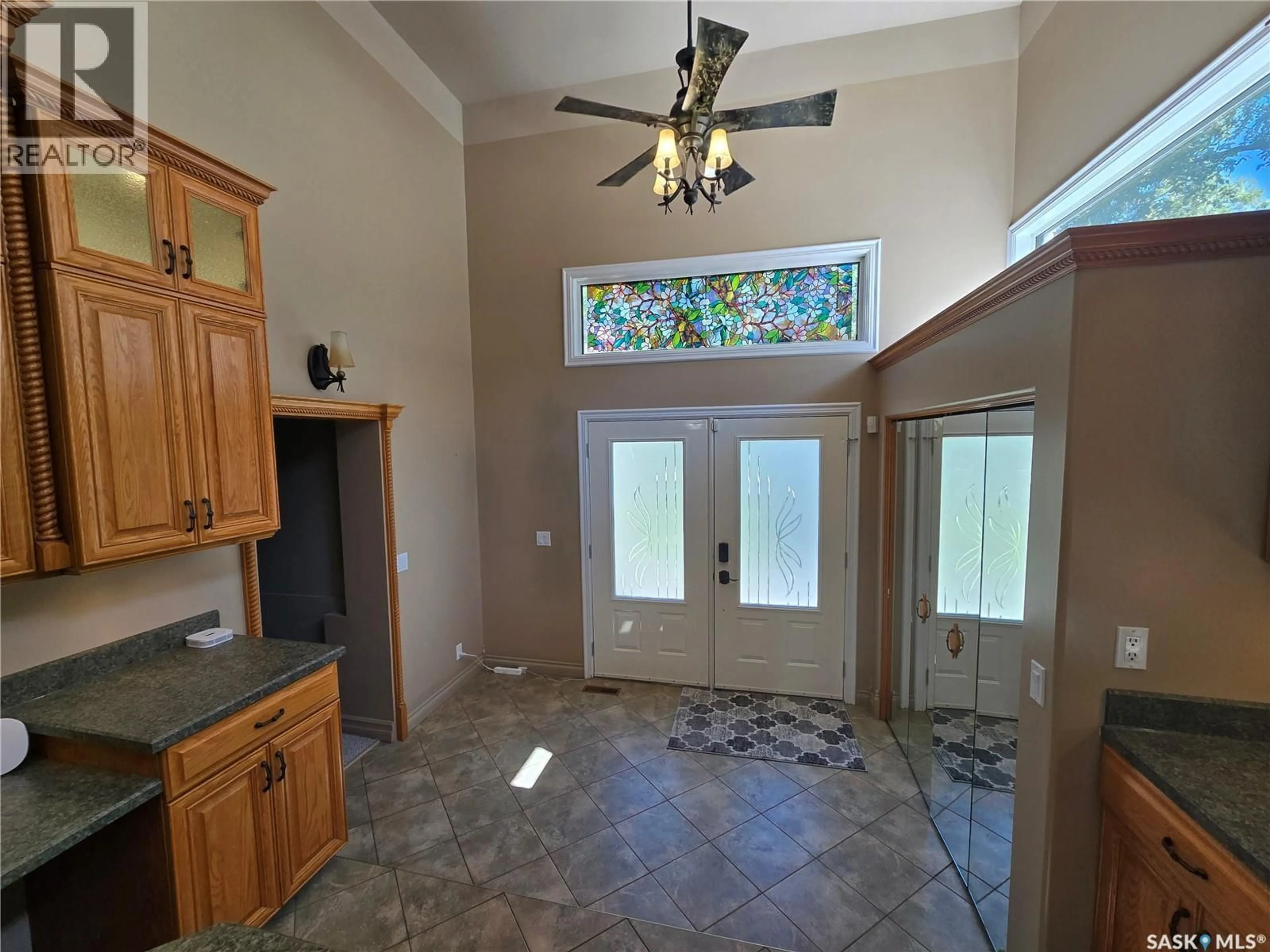 Indoor entryway for 605 ELGIN STREET, Weyburn Saskatchewan S4H0B9