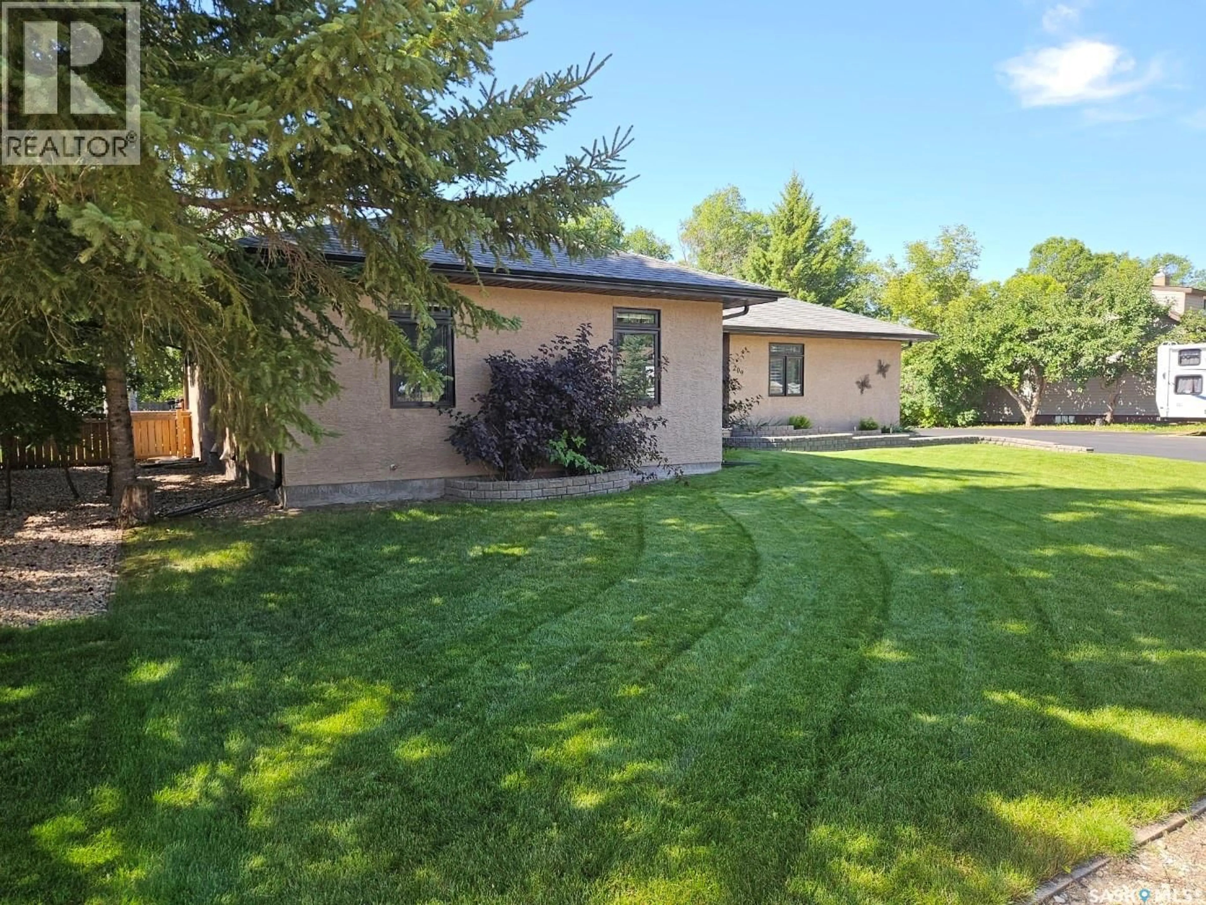 A pic from outside/outdoor area/front of a property/back of a property/a pic from drone, street for 209 PARK STREET, Leroy Saskatchewan S0K2P0